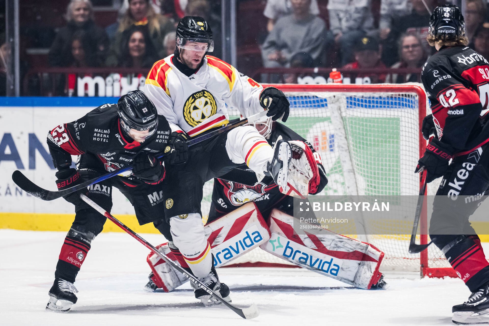 Malmö Redhawks Christoffer Forsberg och Brynäs Greg Scott