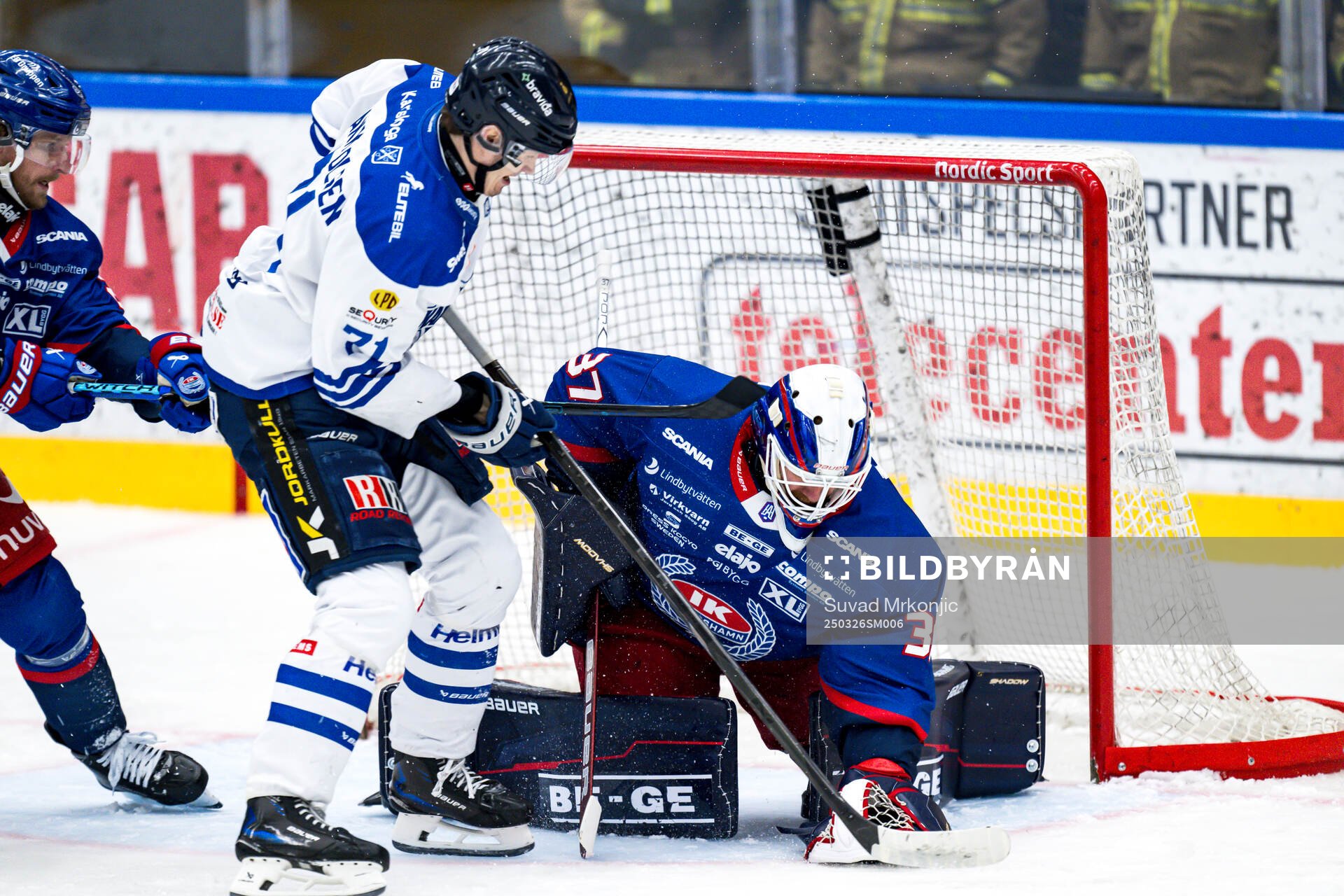 Karlskogas Eskild Bakke Olsen och Oskarshamns målvakt Evan