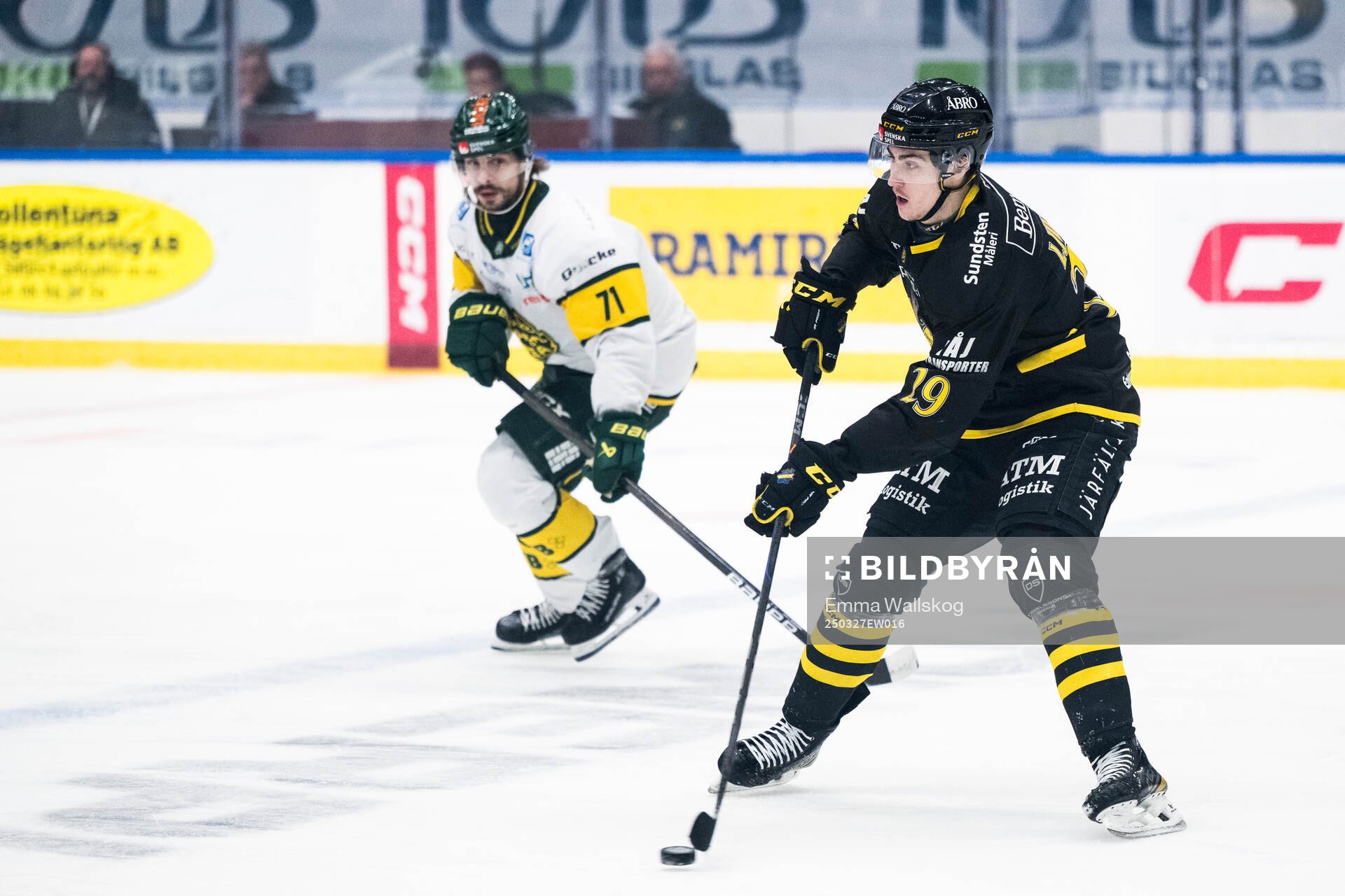 Björklövens Gustav Possler och AIKs Daniel Muzito Bagenda