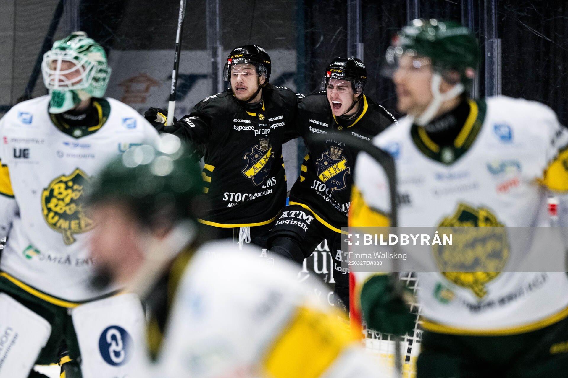 AIKs Daniel Ljungman och Scott Pooley jublar