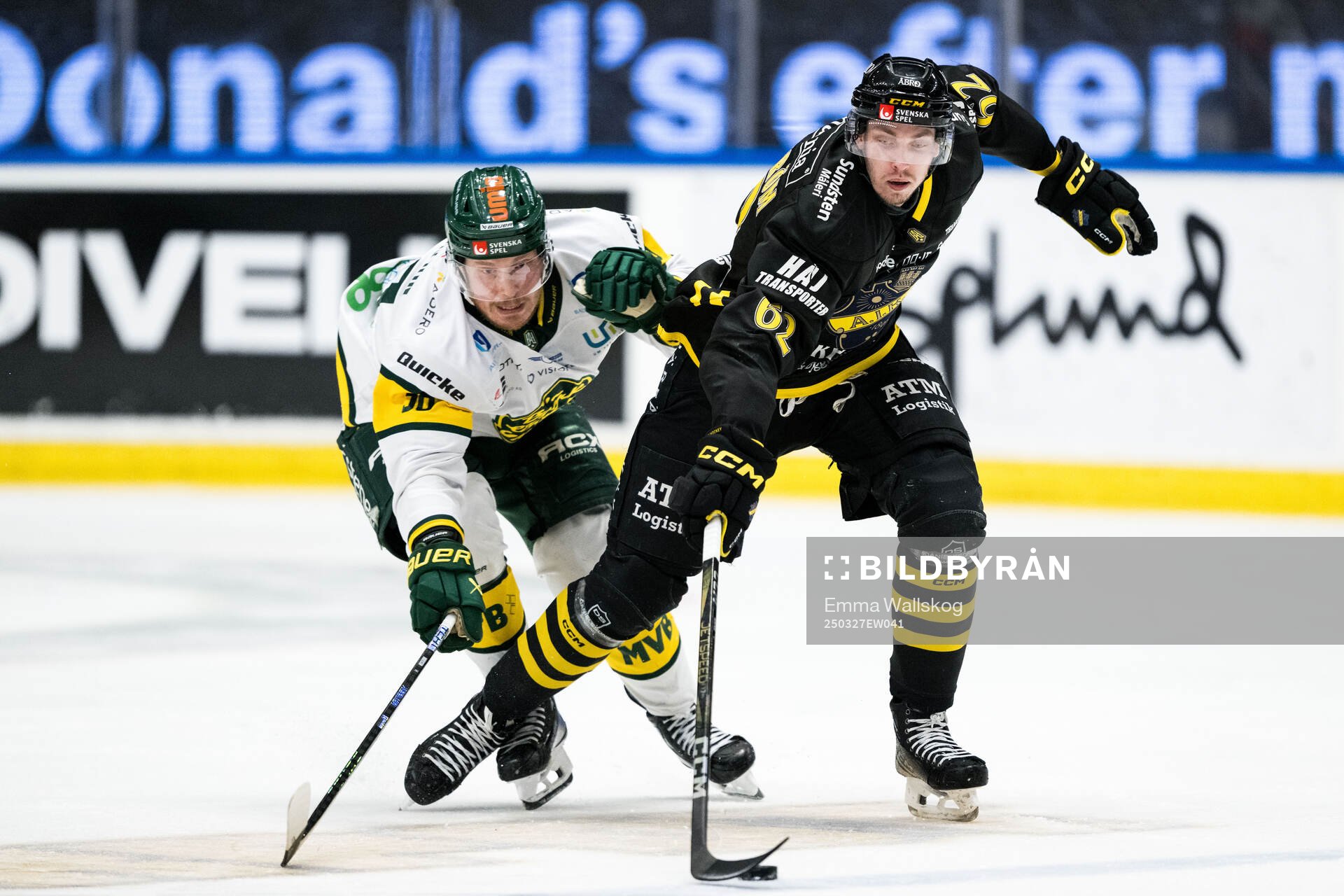 Björklövens Erik Andersson och AIKs Simon Åkerström