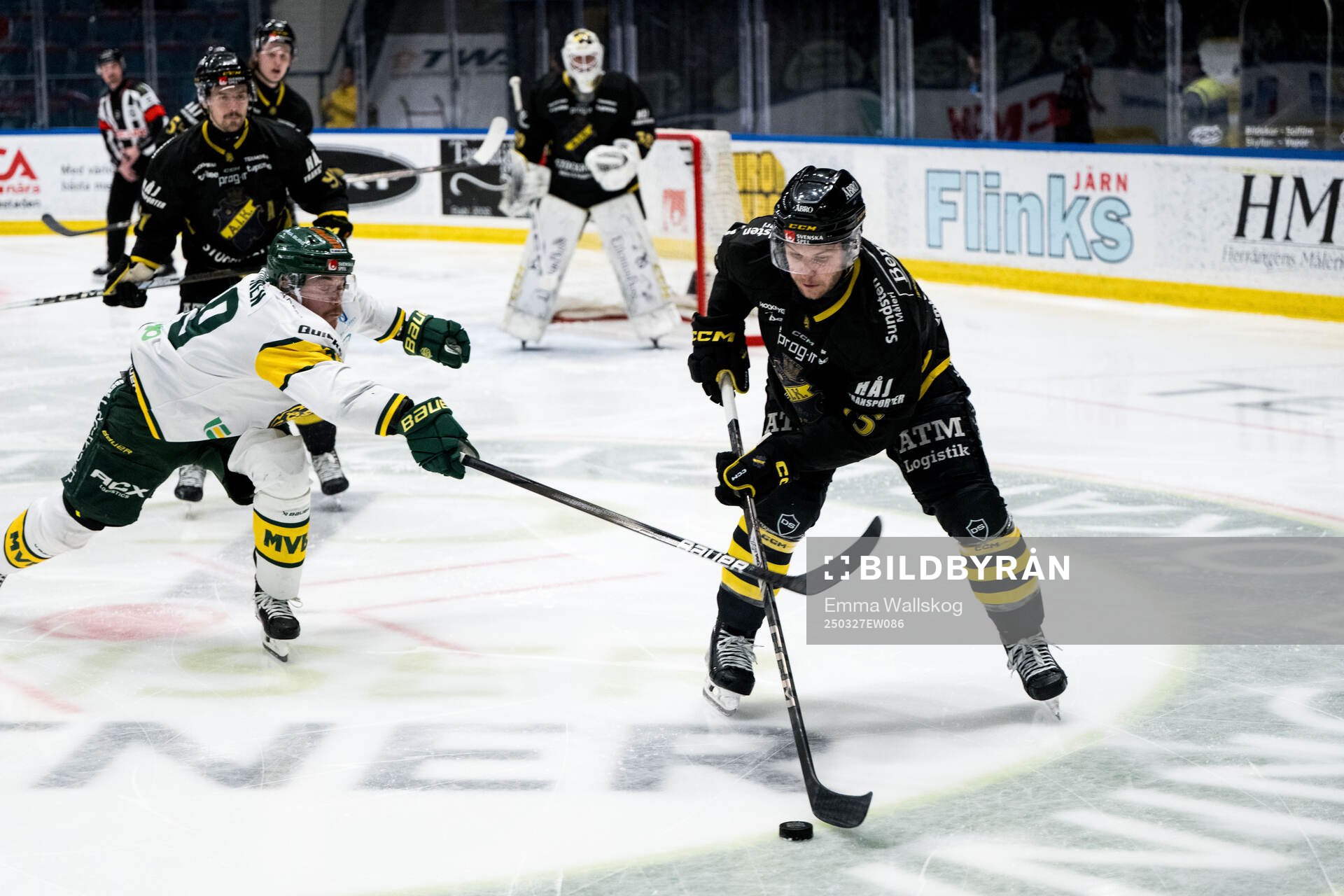 Björklövens Joel Mustonen och AIKs Jordan Bellerive