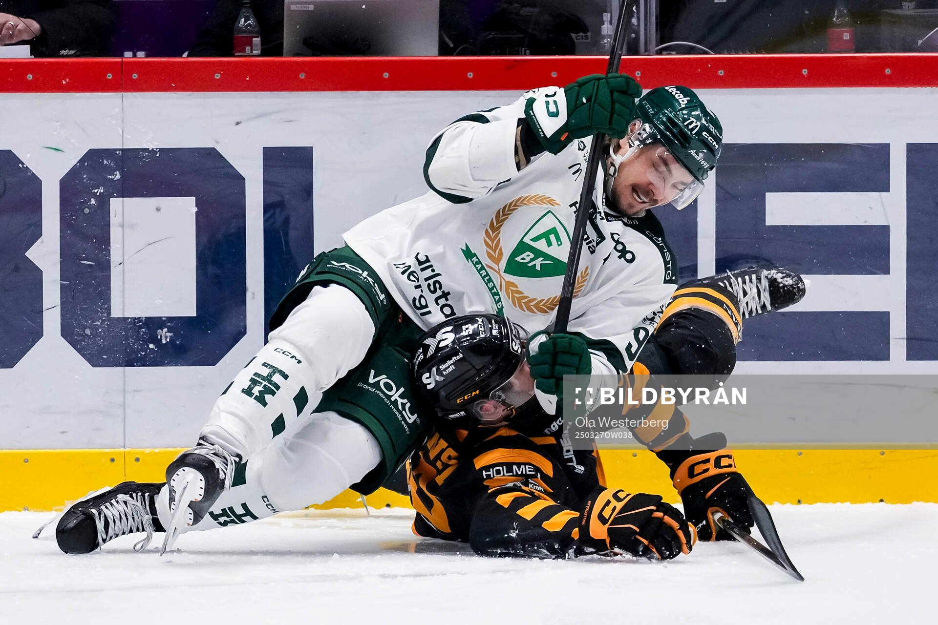 Färjestads David Tomasek och Skellefteås Luke Witkowski