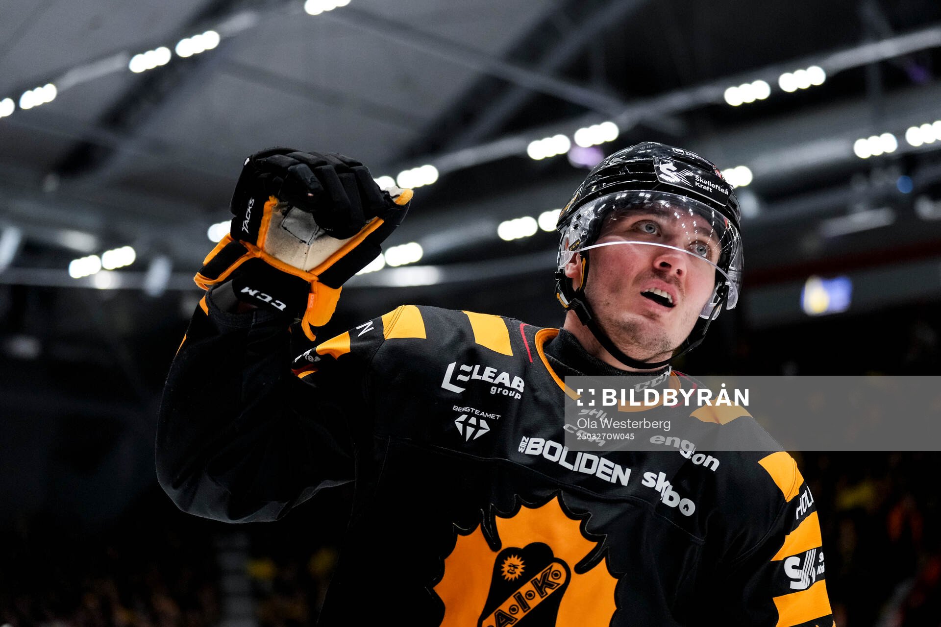 Skellefteås Max Lindholm jublar