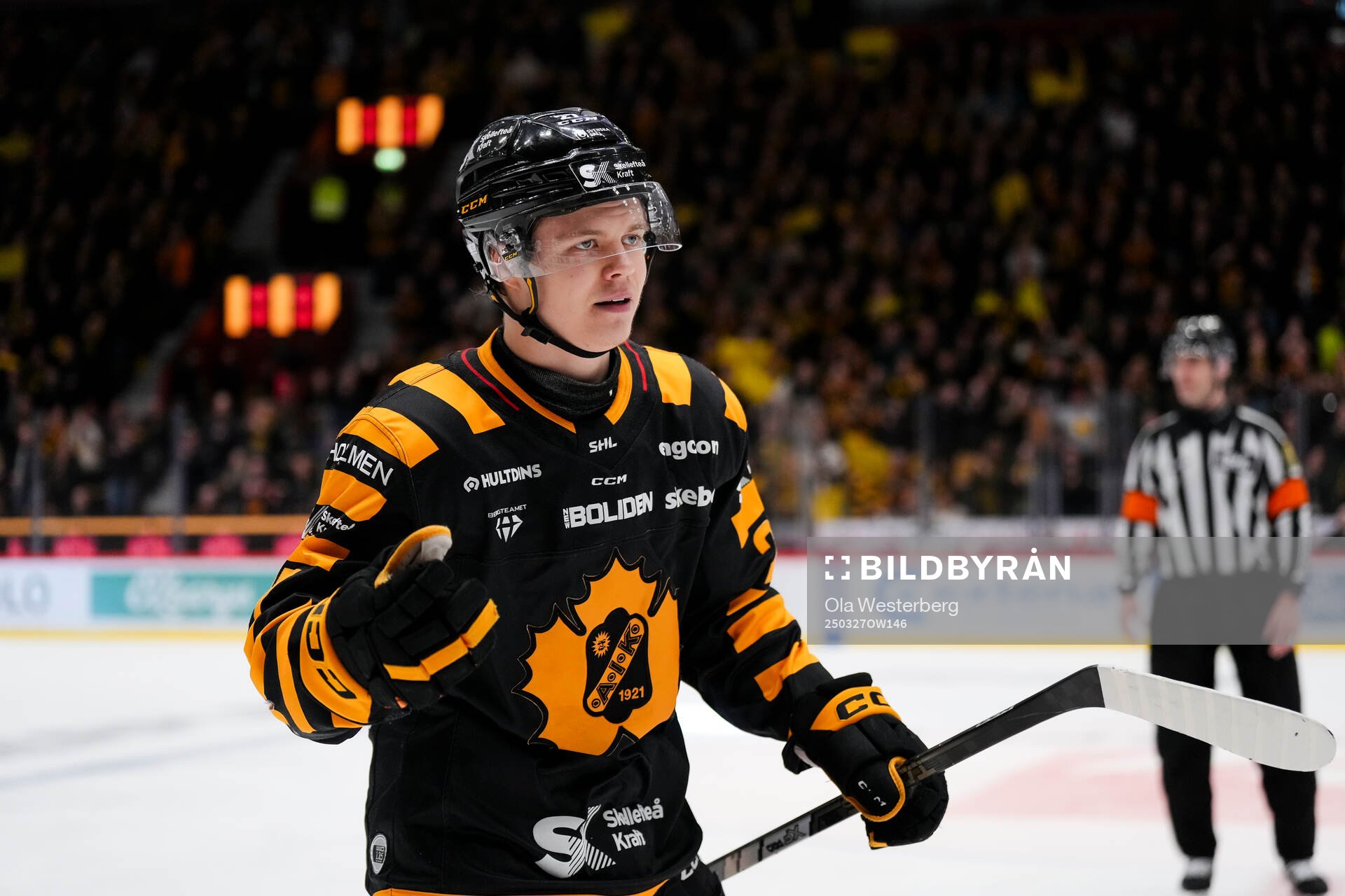 Skellefteås Oskar Vuollet jublar