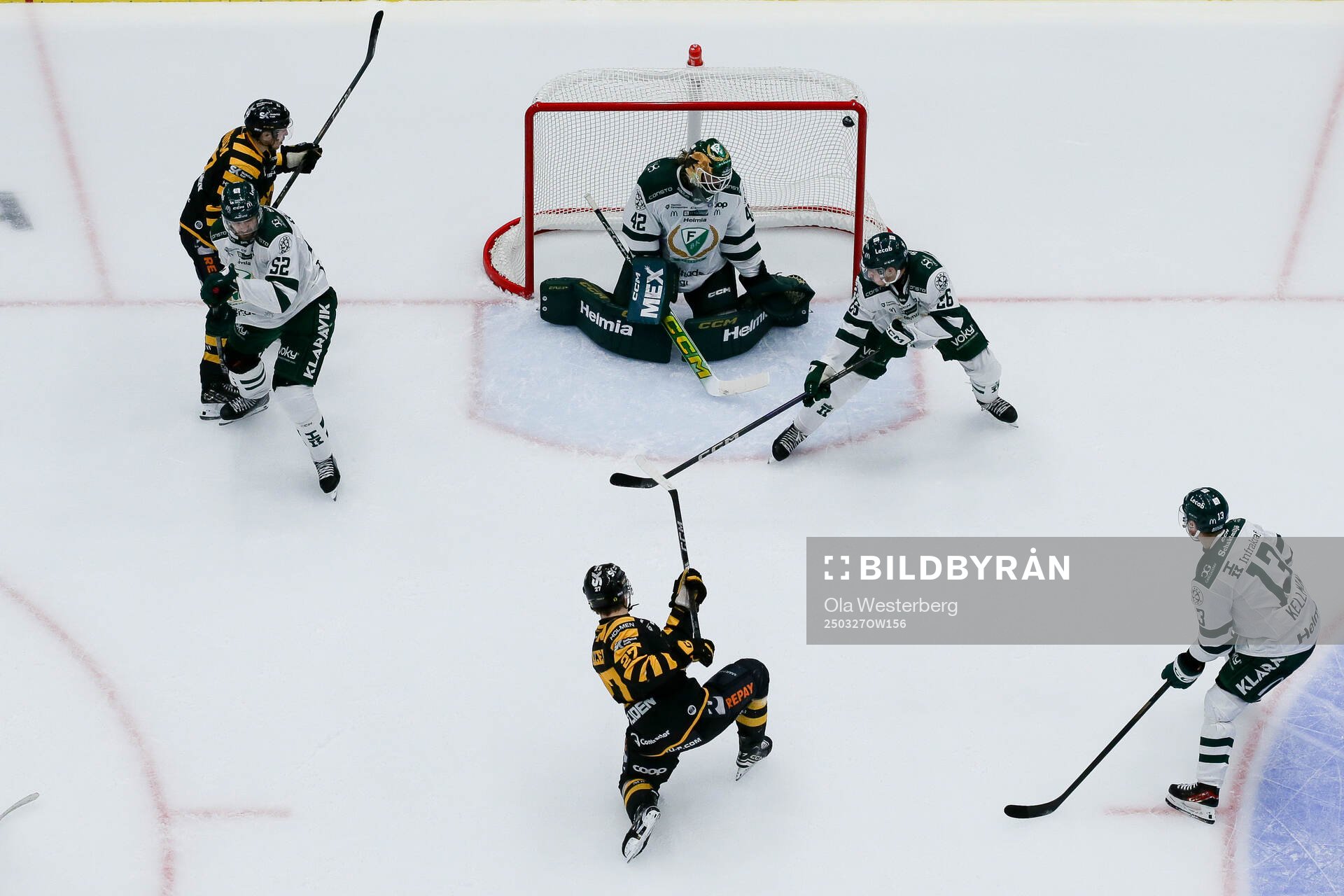 Skellefteås Pär Lindholm och Oskar Vuollet jublar