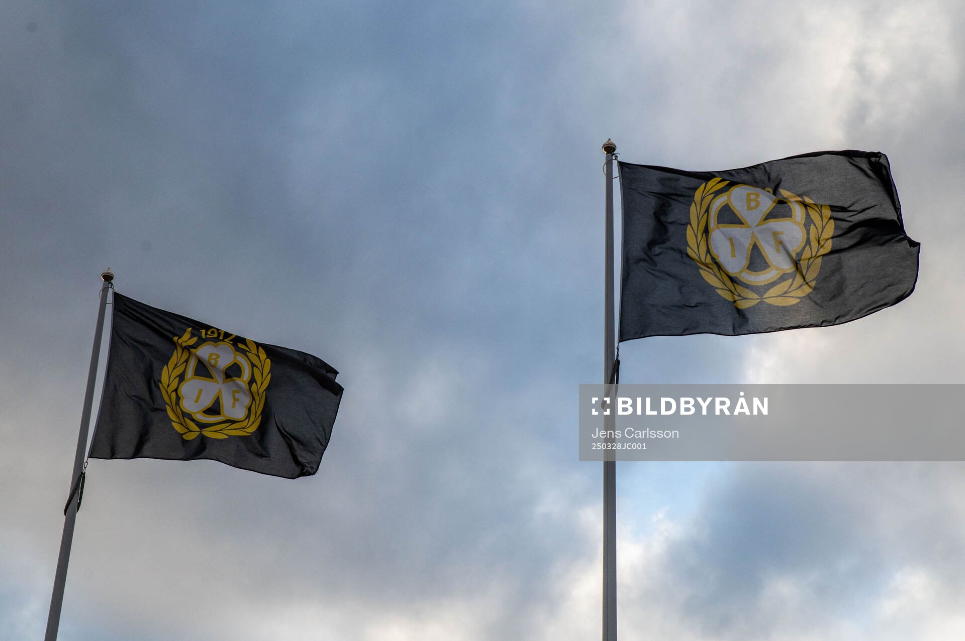 Flaggor med Brynäs klubbemblem