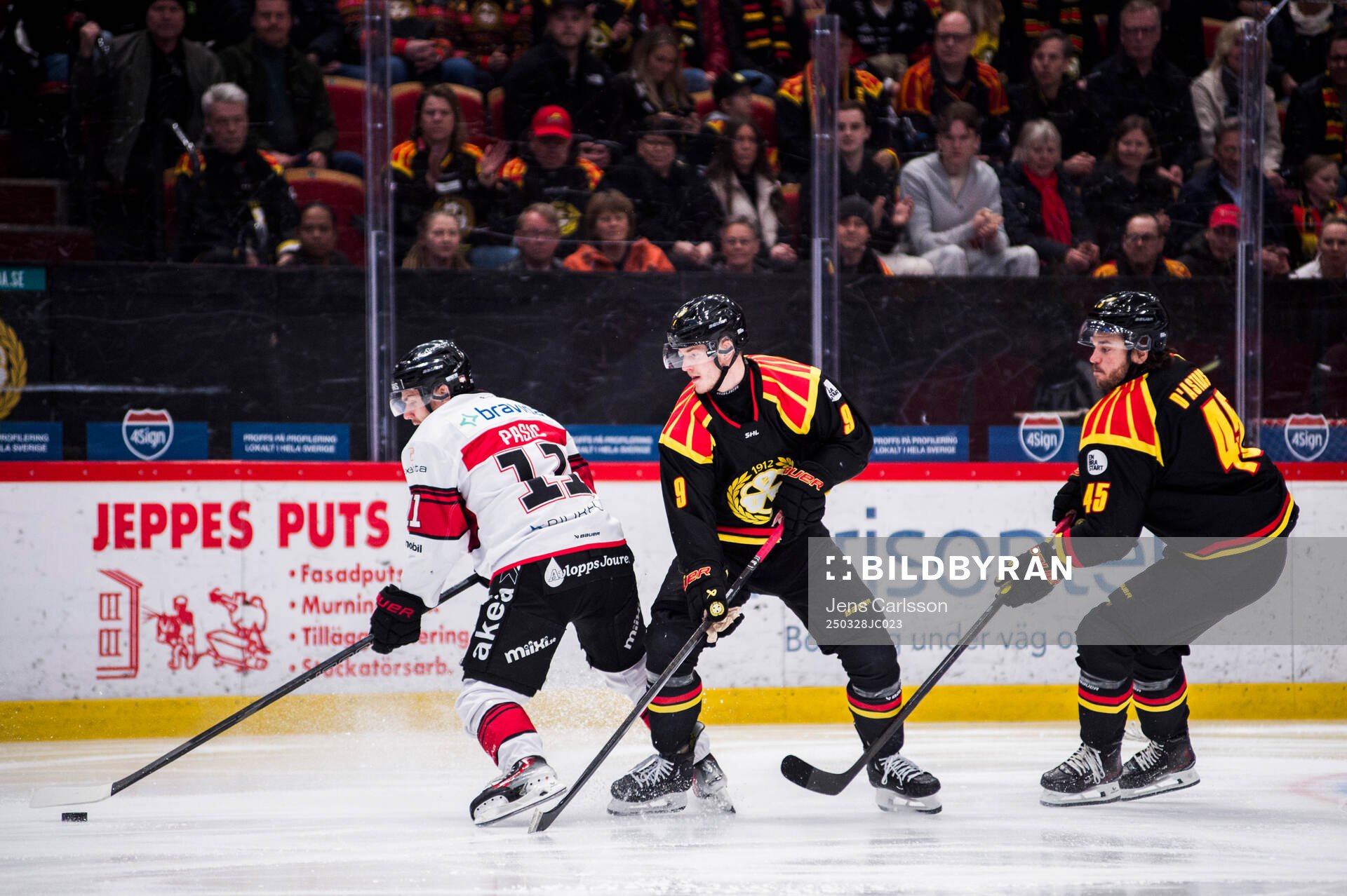 Malmö Redhawks Nikola Pasic och Brynäs Victor Söderström