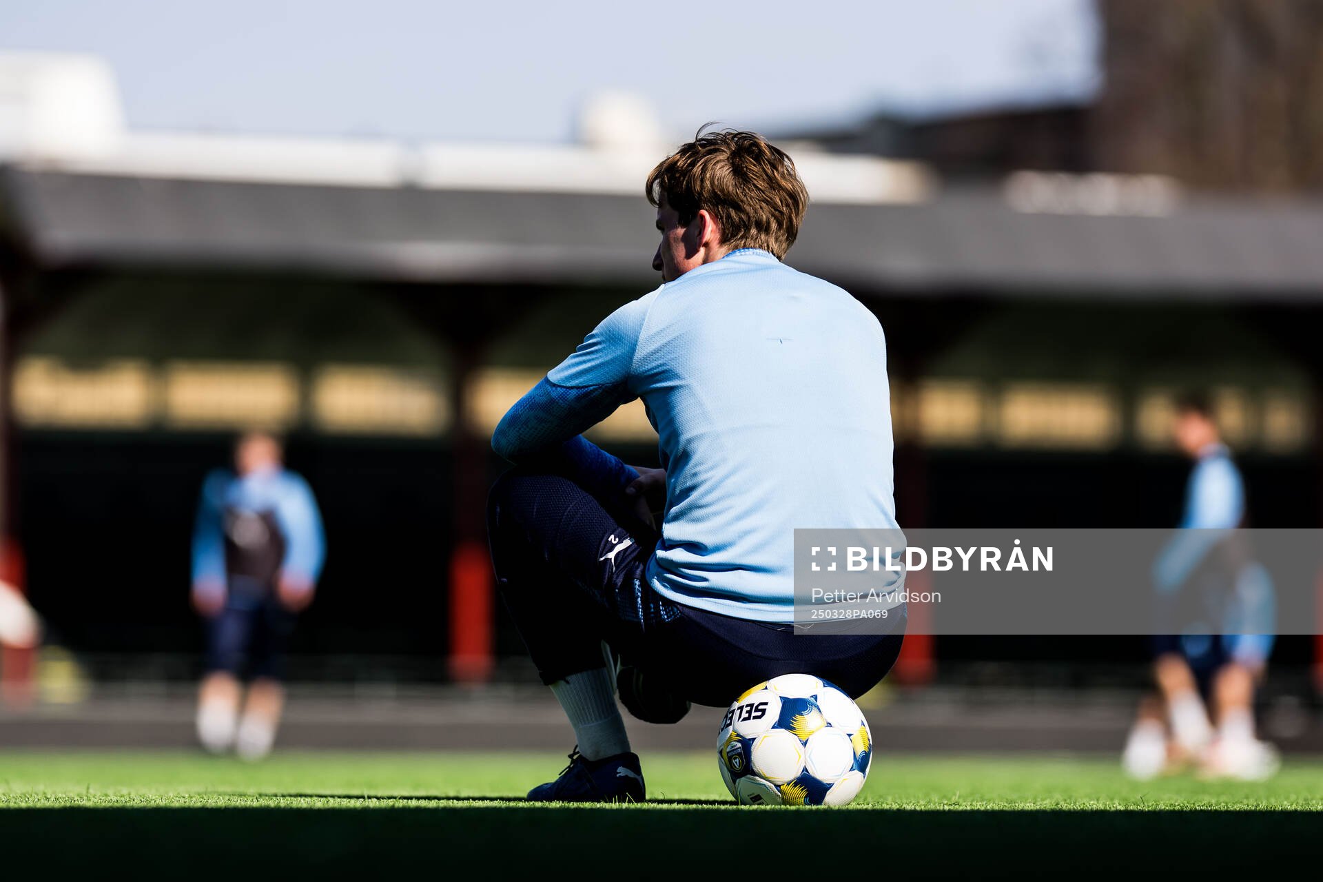 Malmö FFs Johan Karlsson under en fotbollsträning med Malmö FF den 28 mars 2025 i Malmö. 