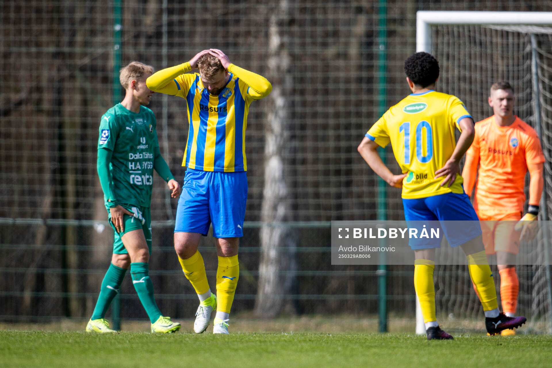 Eskilsminnes Adrian Petersson deppar