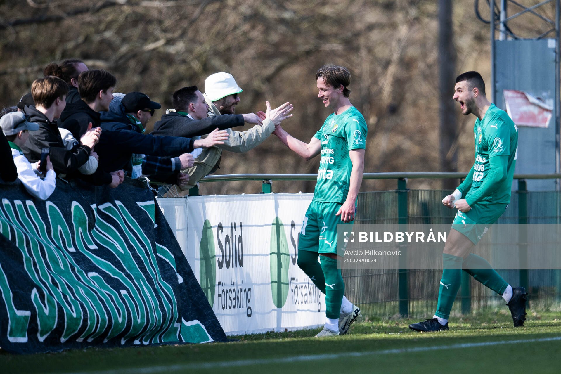 Ljungskile SKs Lukas Lindholm Corner jublar