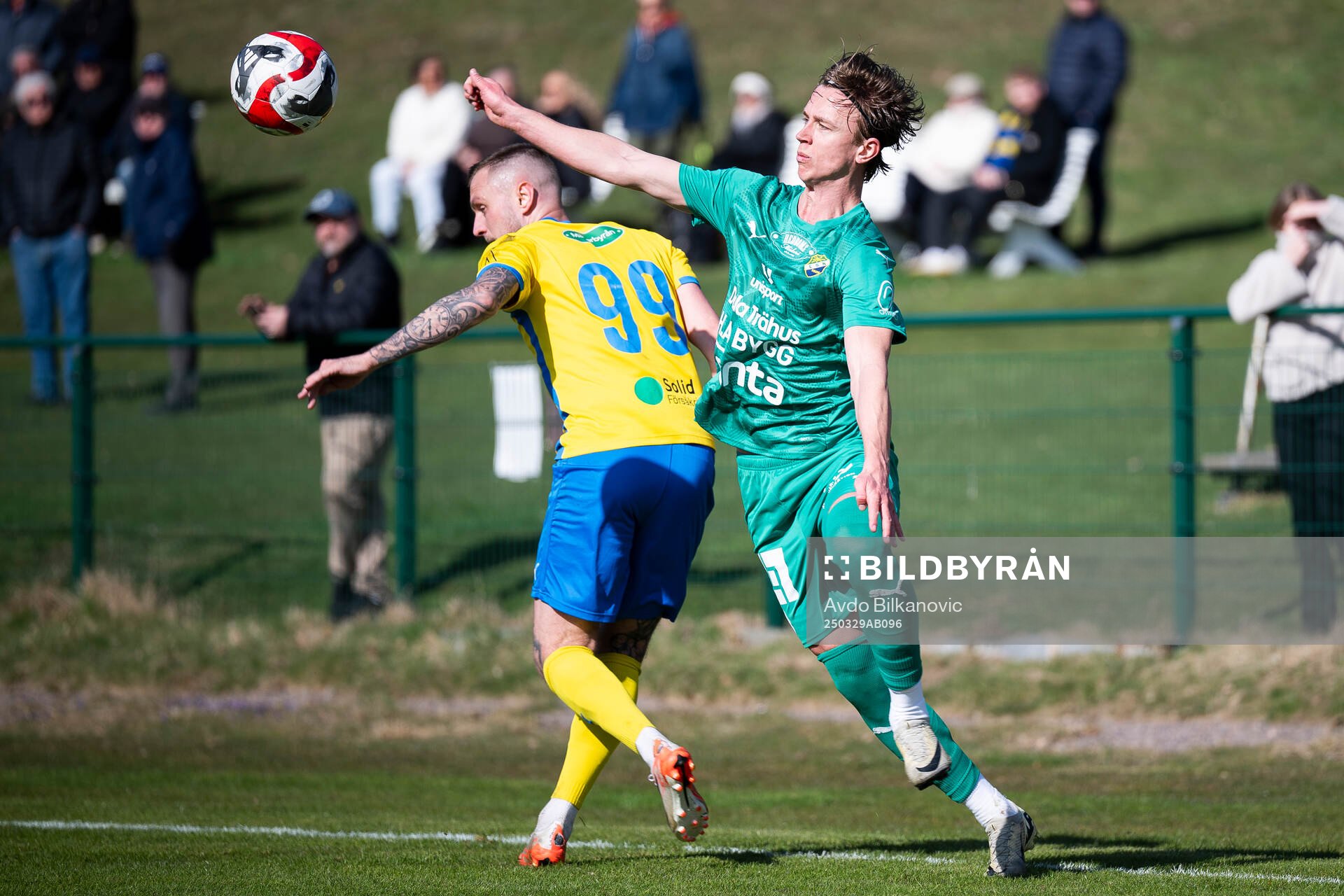 Eskilsminnes Casper Seger och Ljungskile SKs Lukas Lindholm