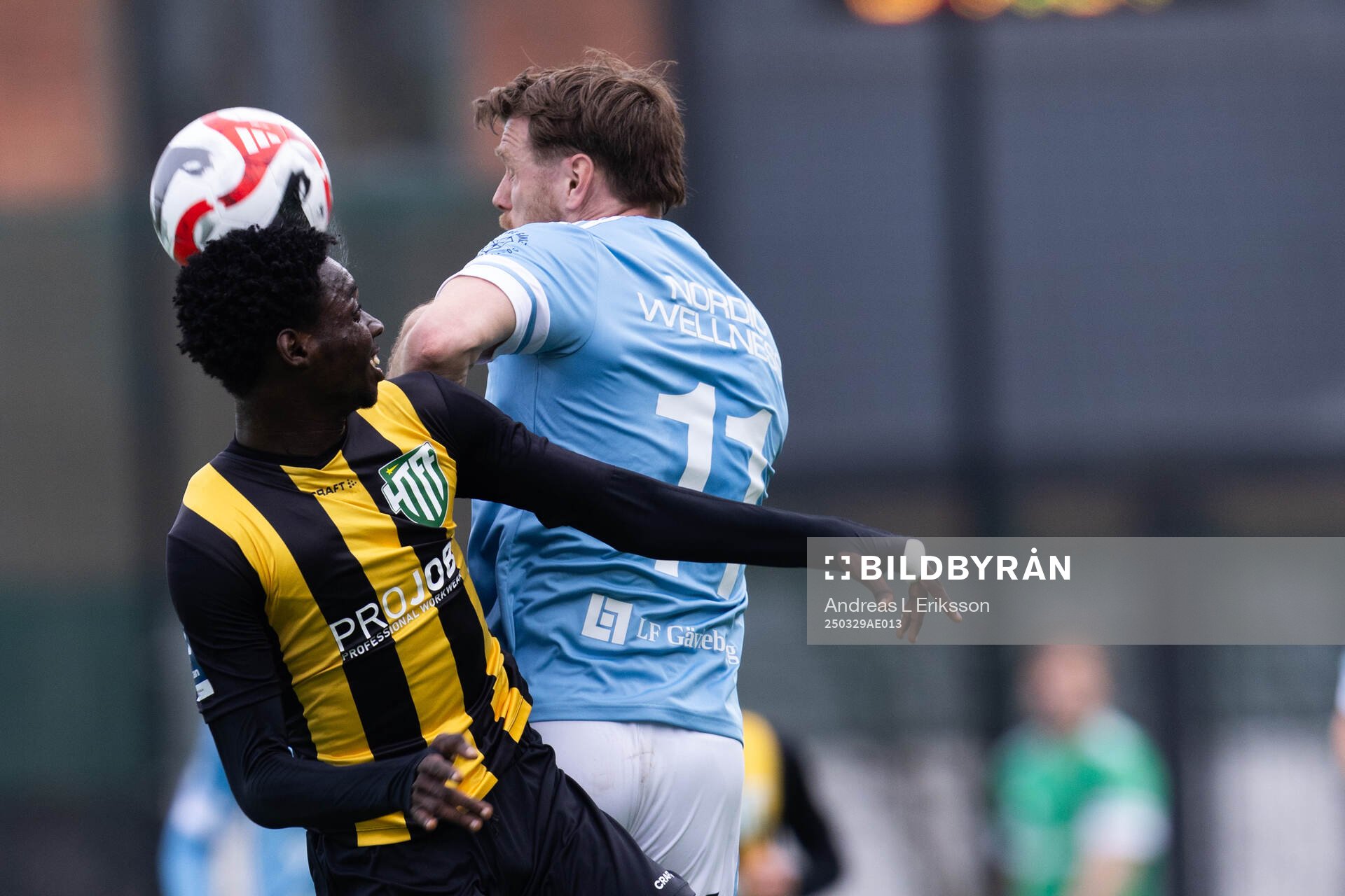 Hammarby TFFs Raymond Dwomoh och Gefles Leo Englund