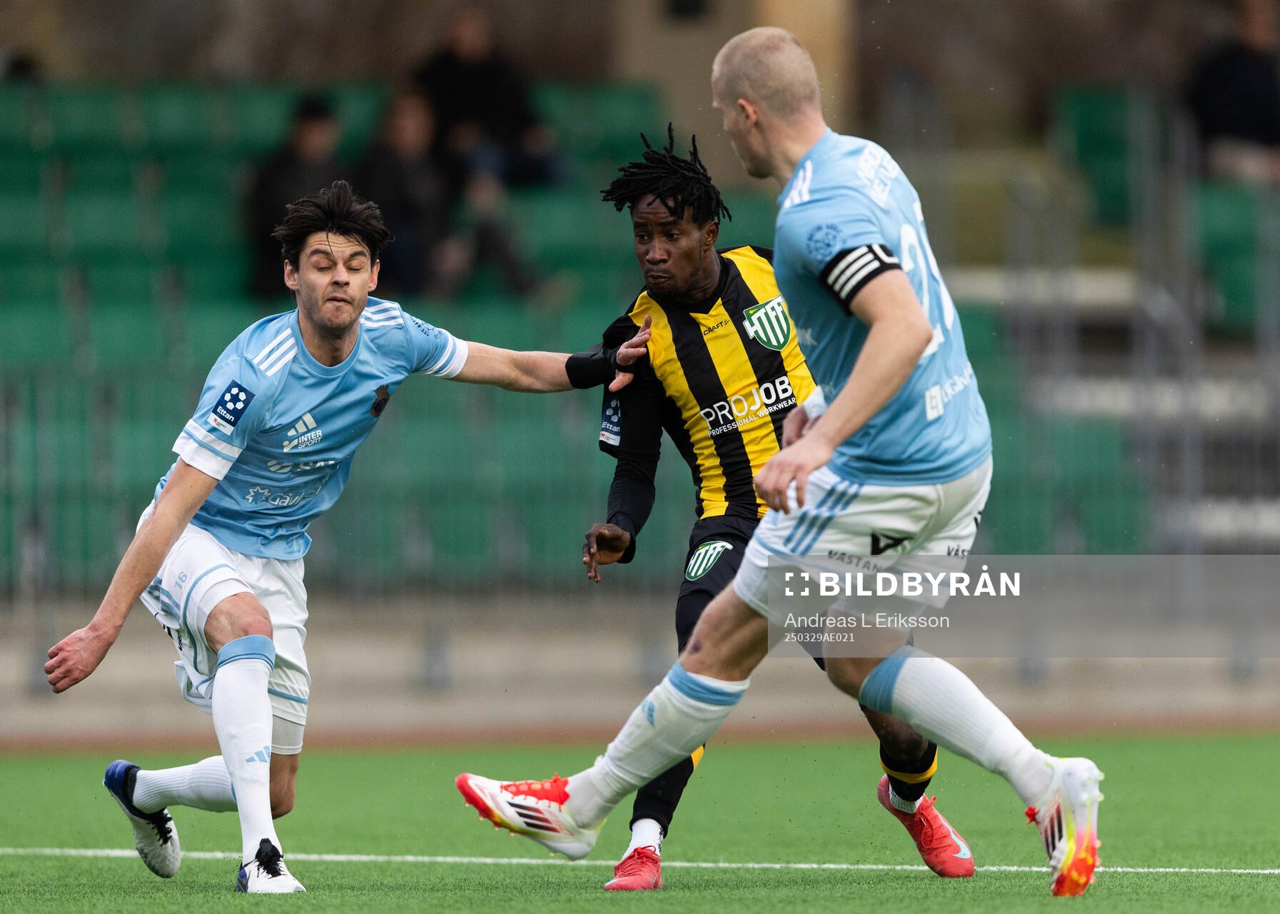 Hammarby TFFs Odera Samuel Onuchukwu Adindu utmanar Gefles
