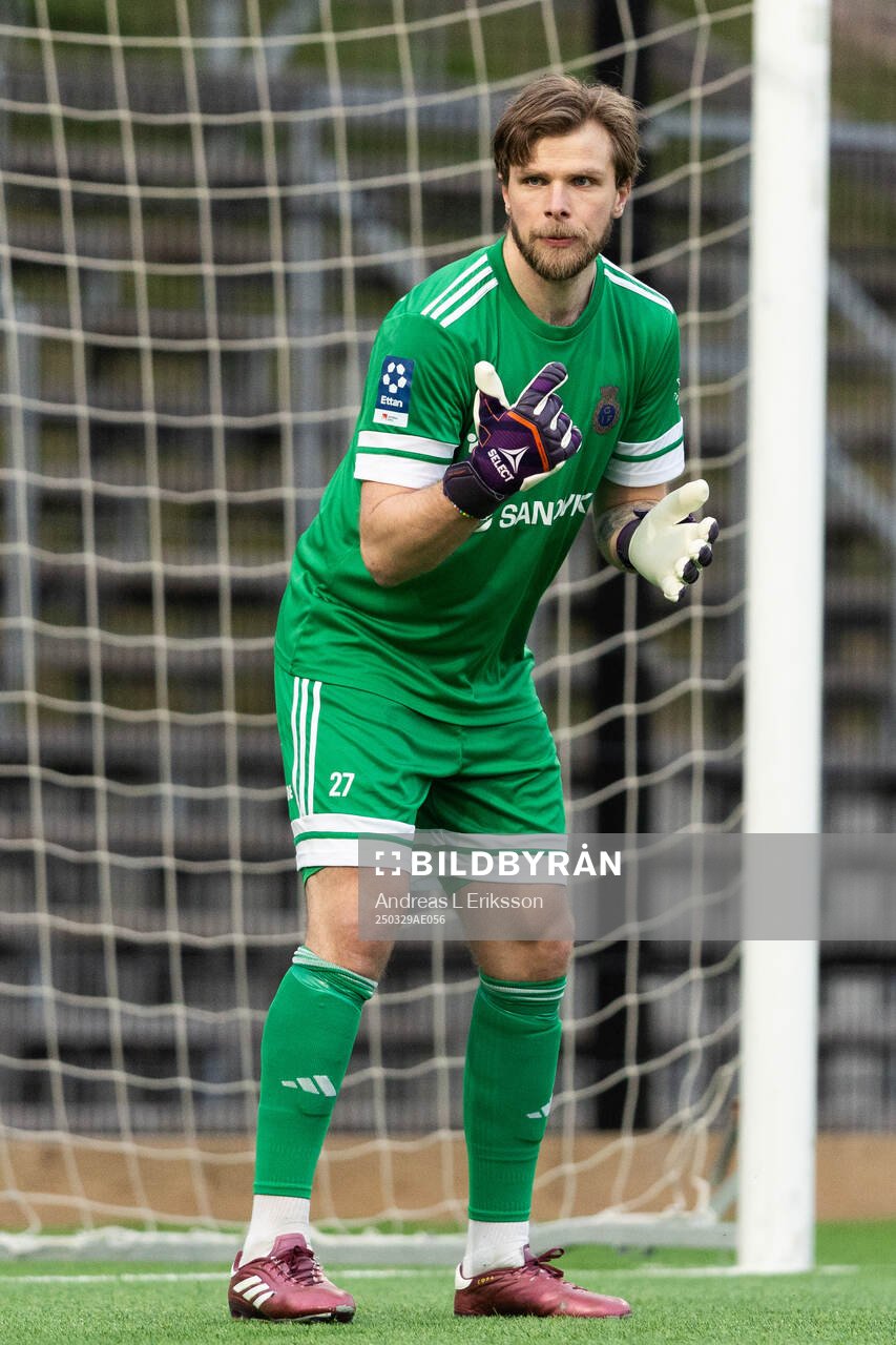 Gefles målvakt Tobias Johansson