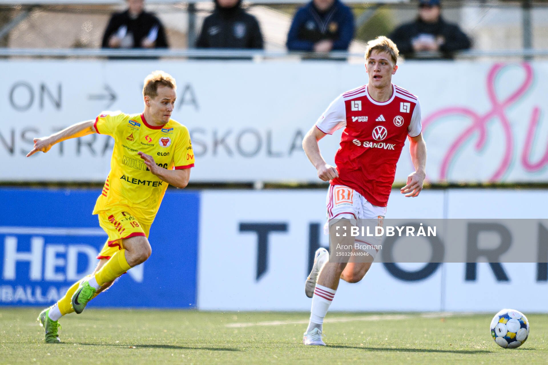 Kalmars Saku Ylätupa och Sandvikens IFs Olle Samuelsson