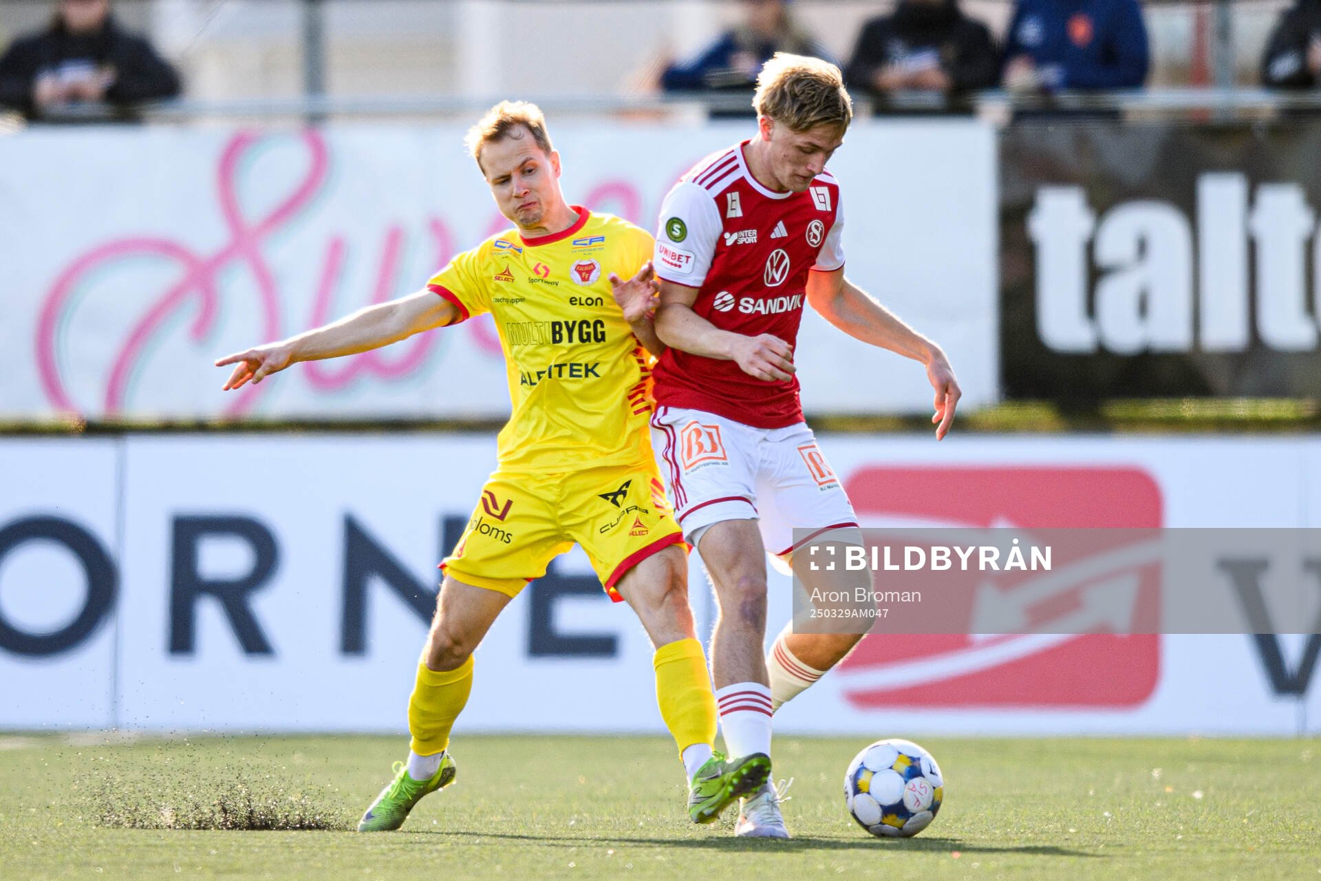 Kalmars Saku Ylätupa och Sandvikens IFs Olle Samuelsson