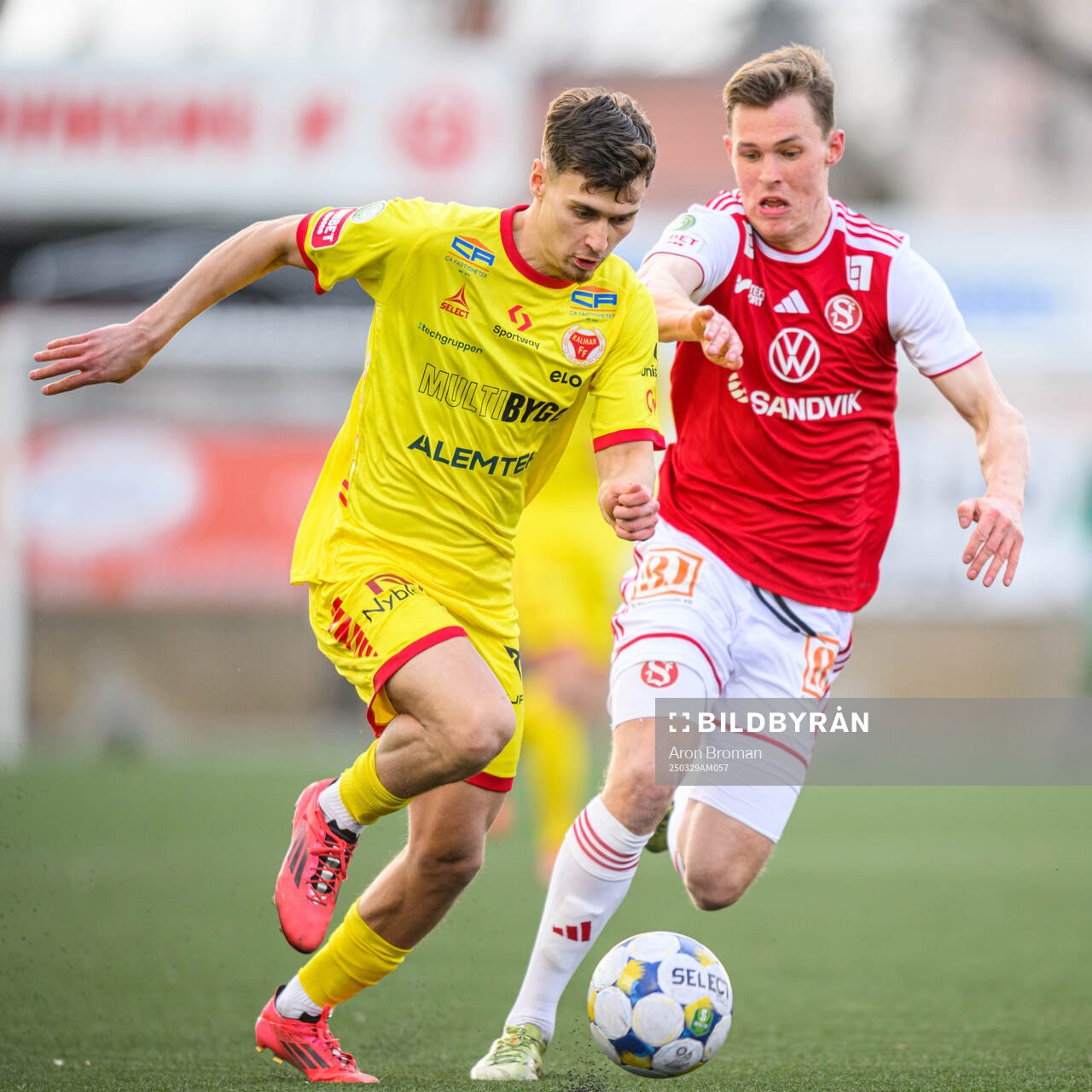 Kalmars Camil Jebara och Sandvikens IFs Daniel Söderberg