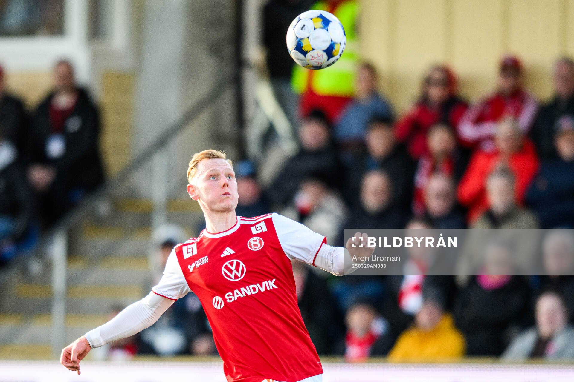Sandvikens IFs Olle Samuelsson under fotbollsmatchen i Superettan mellan Sandvikens IF och Kalmar den 29 mars 2025 i Sandviken. 