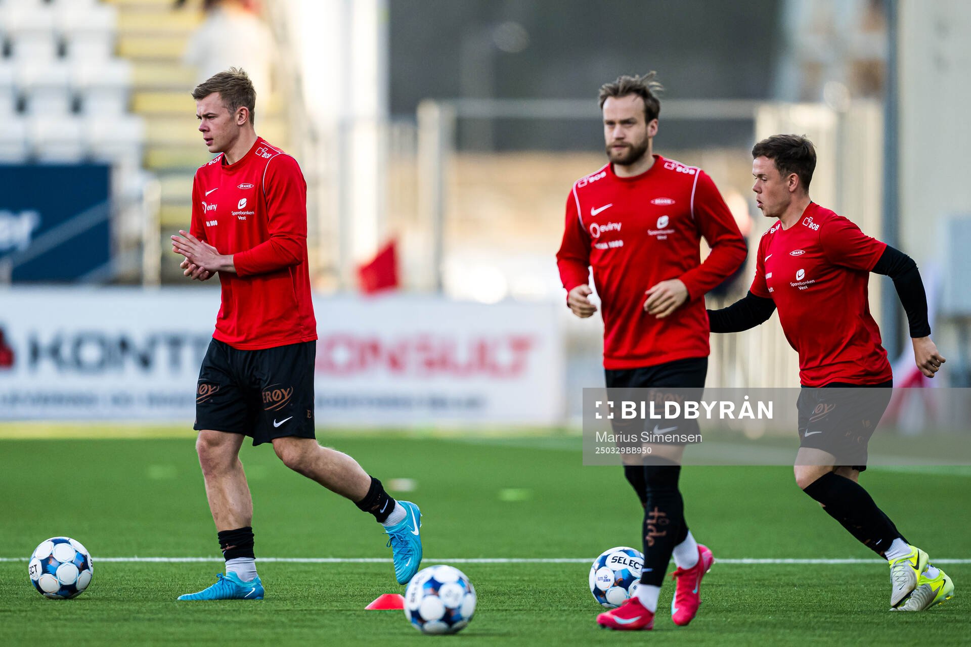 Aune Heggebø and Bård Finne of Brann warms up