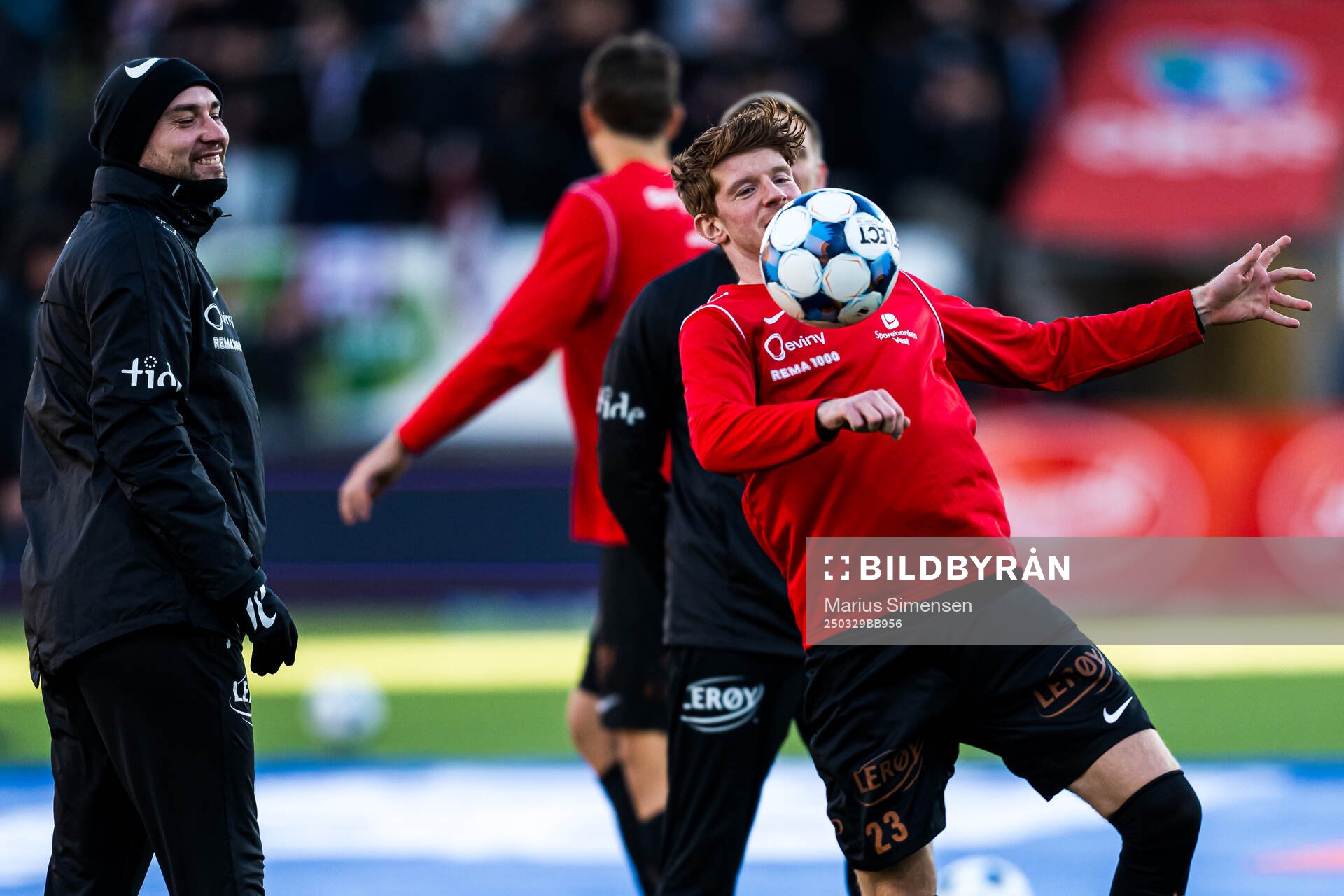 Thore Pedersen of Brann warms up