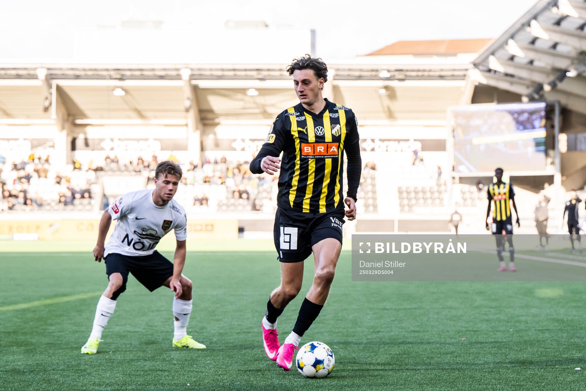 Brommapojkarnas Hlynur Freyr Karlsson och Häckens Silas