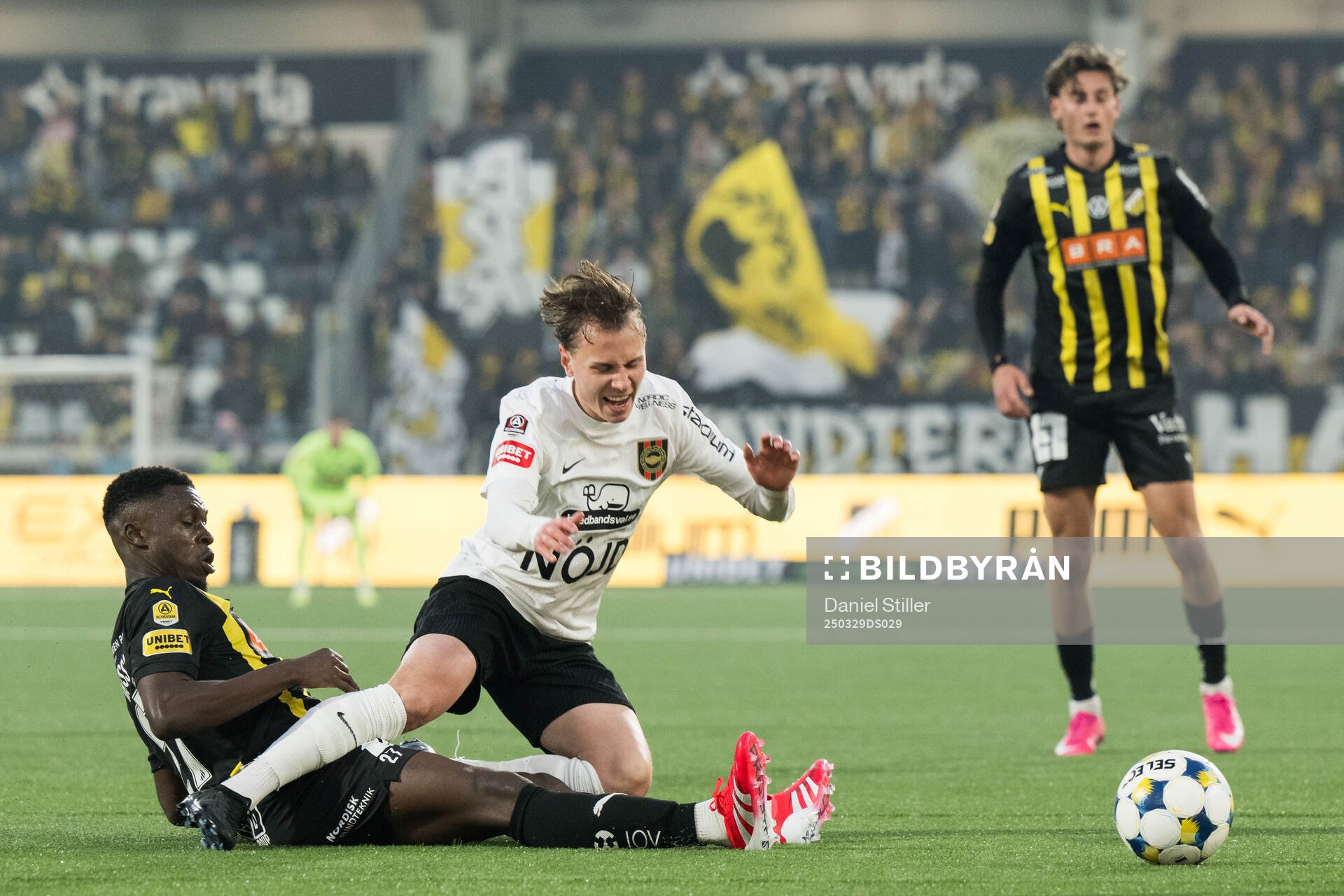 Häckens Zeidane Inoussa och Brommapojkarnas Alex Timossi