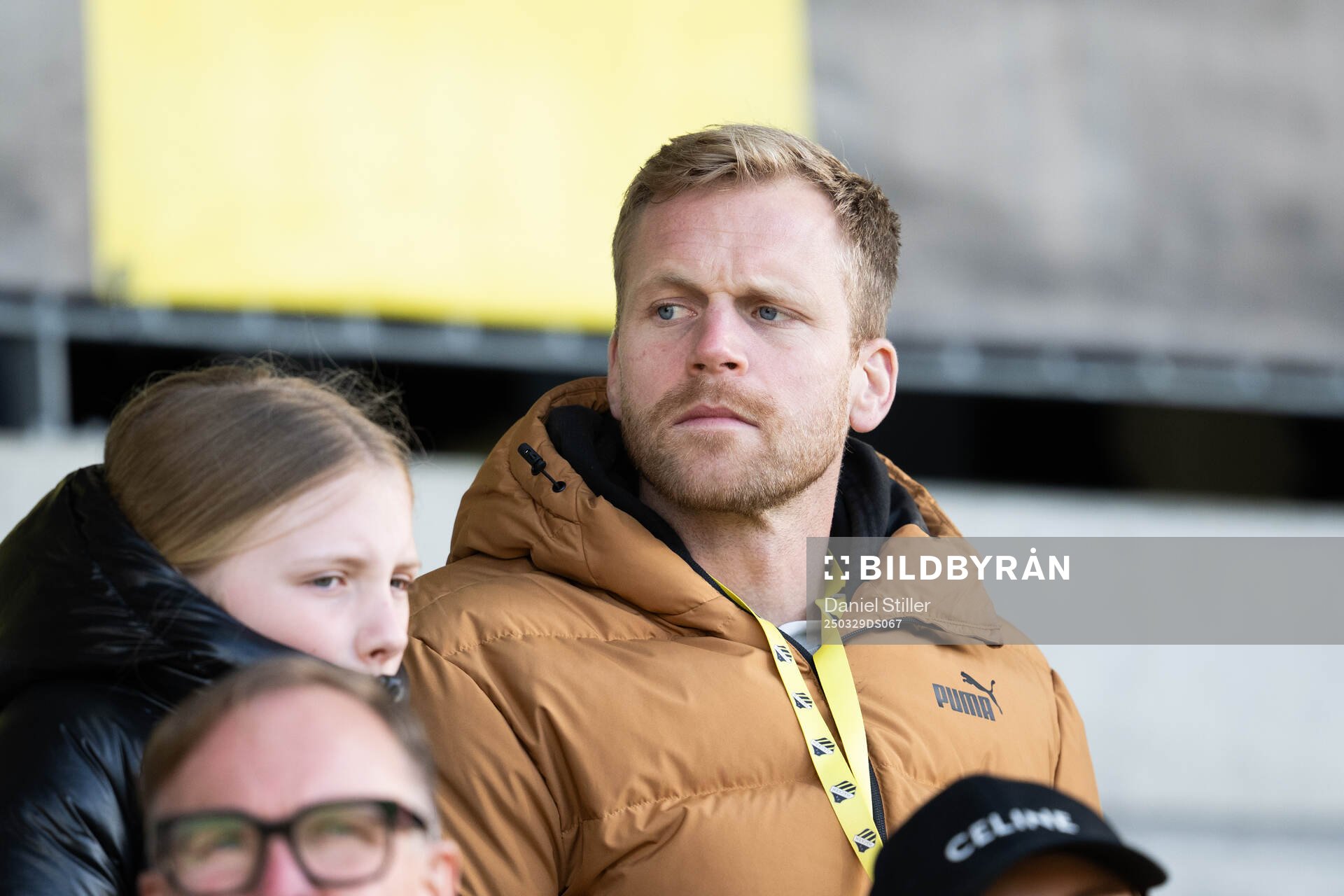 Häckens målvakt Peter Abrahamsson på läktaren