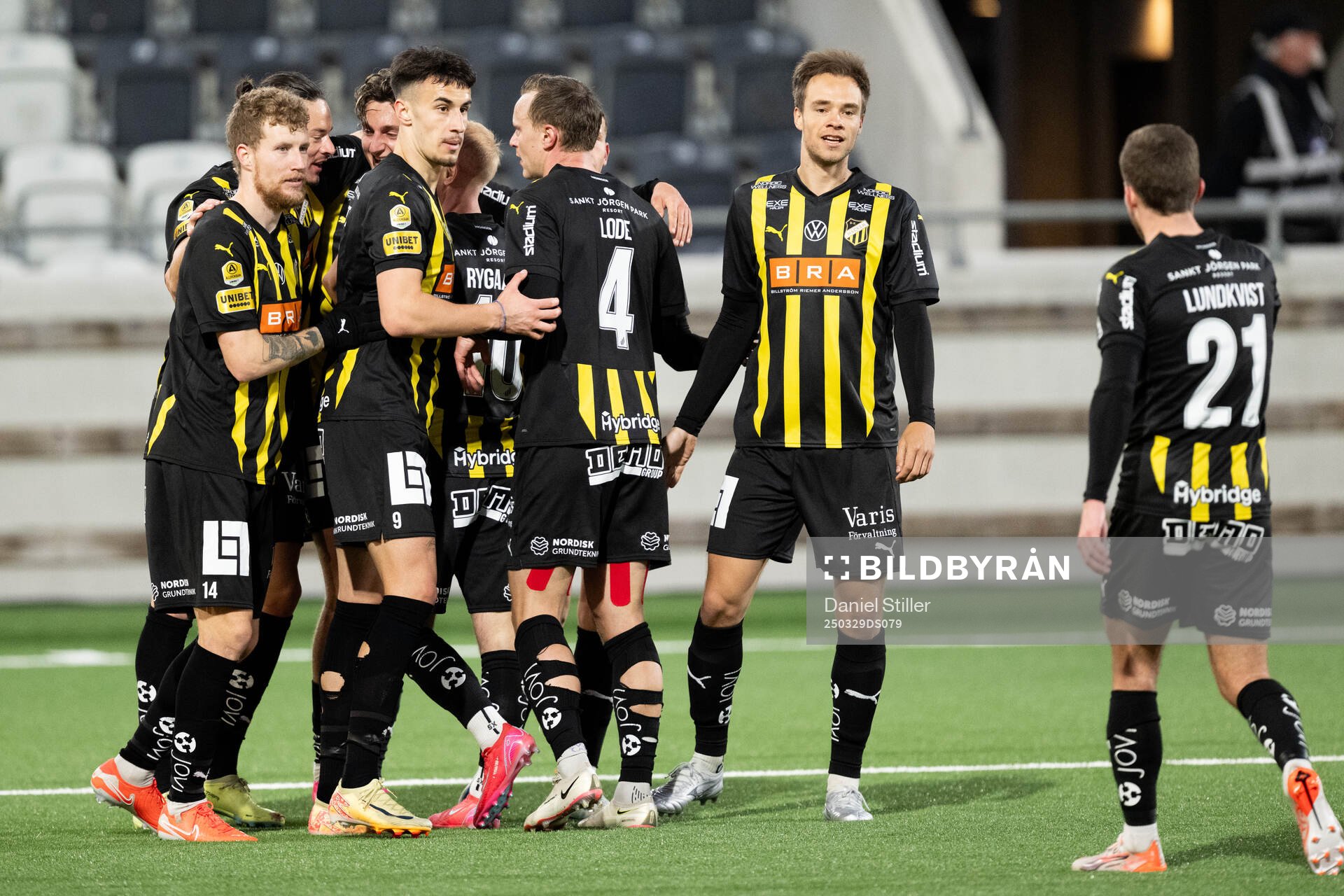 Häckens  Leo Väisänen jublar