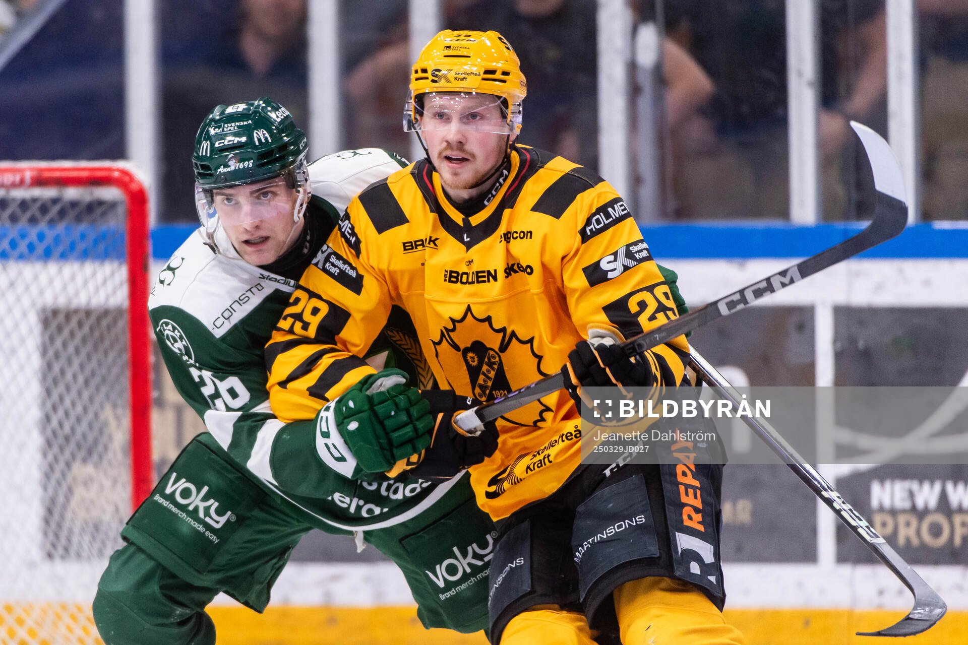 Färjestads Joel Nyström och Skellefteås Ludvig Warg