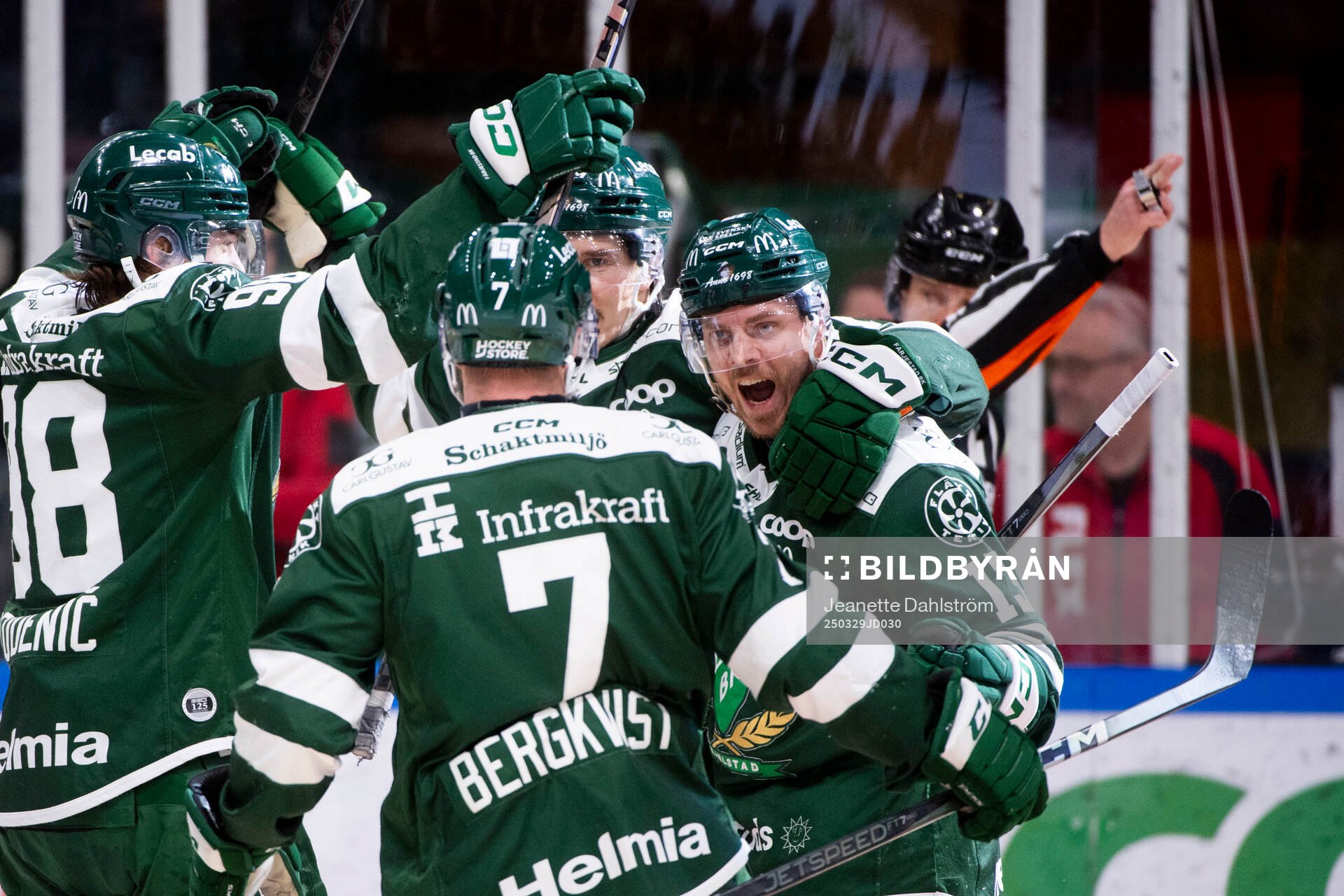 Färjestads Joel Kellman jublar