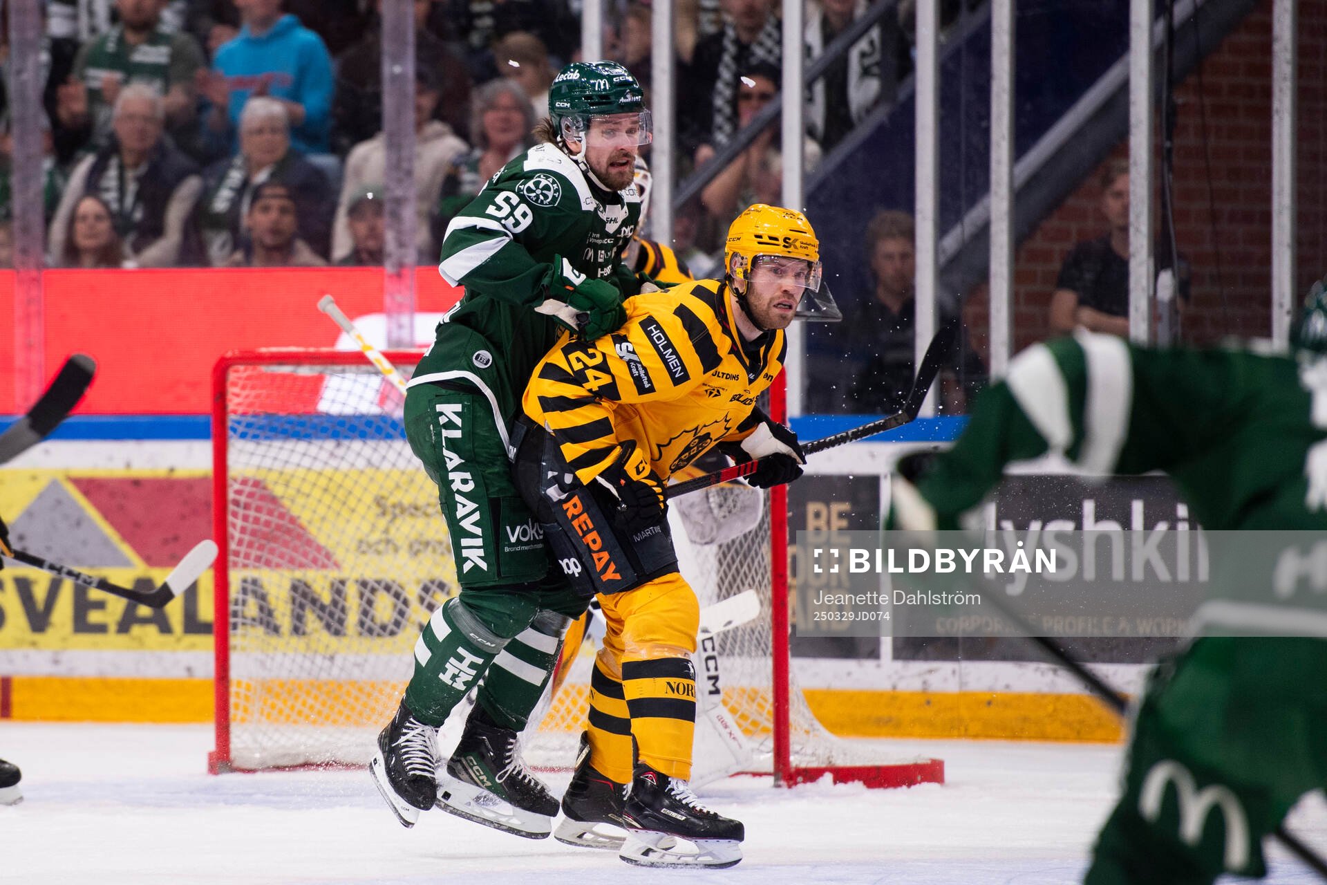 Färjestads Linus Johansson och Skellefteås Oscar Lindberg
