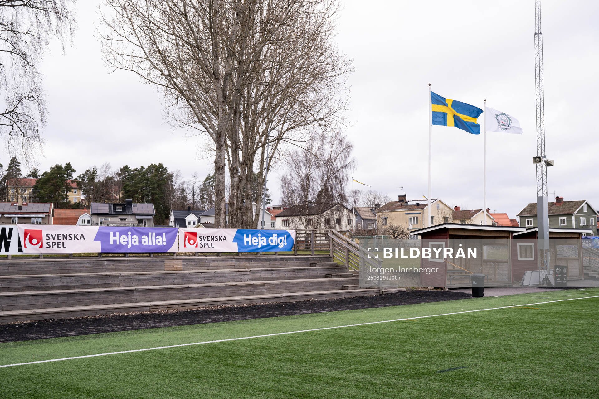 Läktare och spelarbås