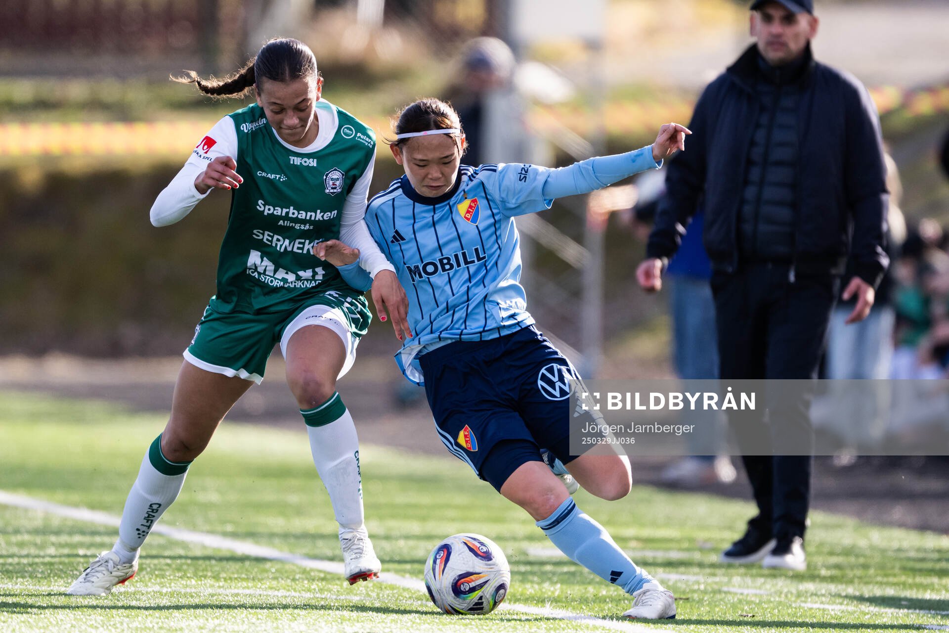 Alingsås Malva Larsson och Djurgårdens Urara Watanabe