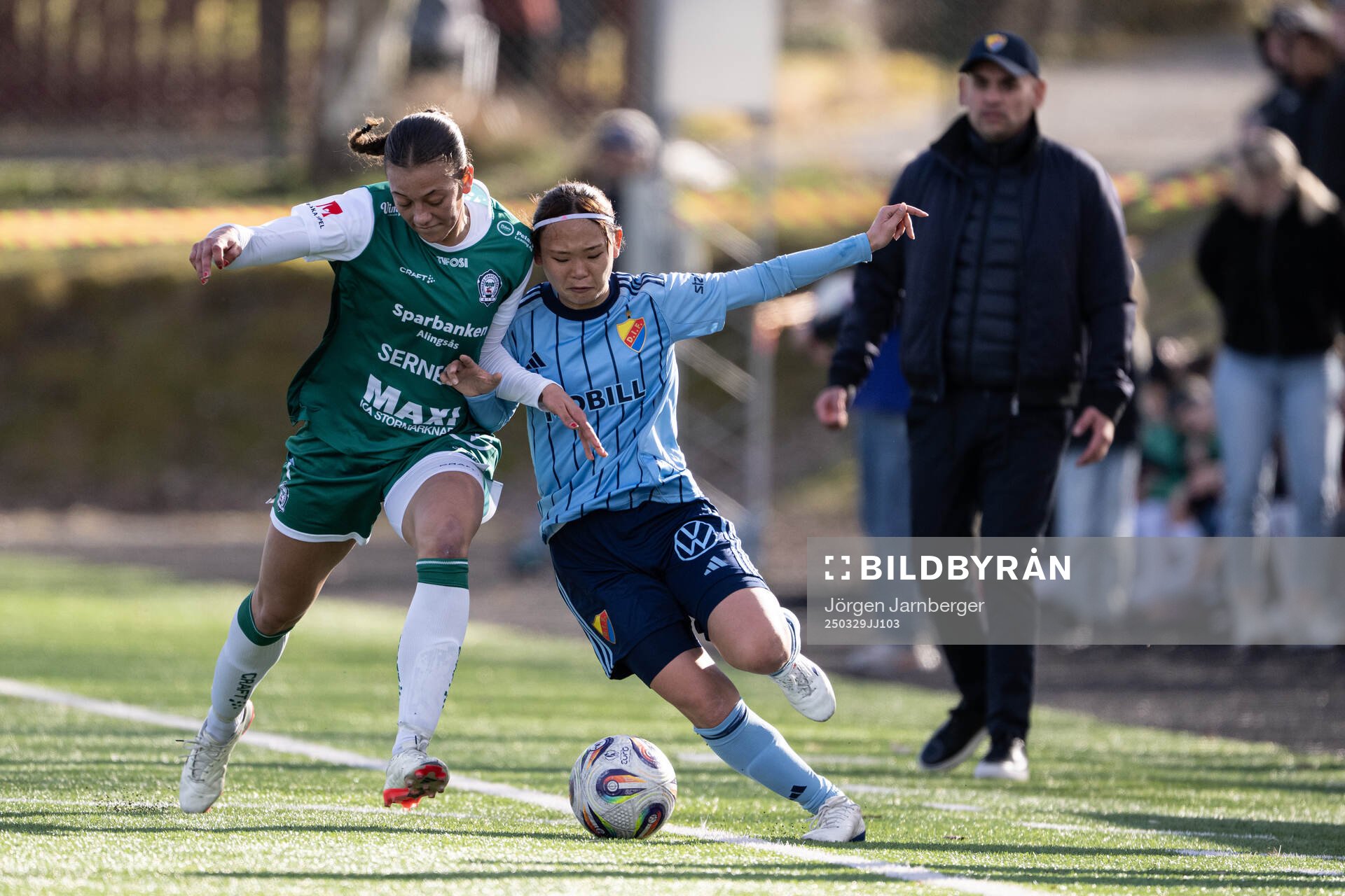 Alingsås Malva Larsson och Djurgårdens Urara Watanabe