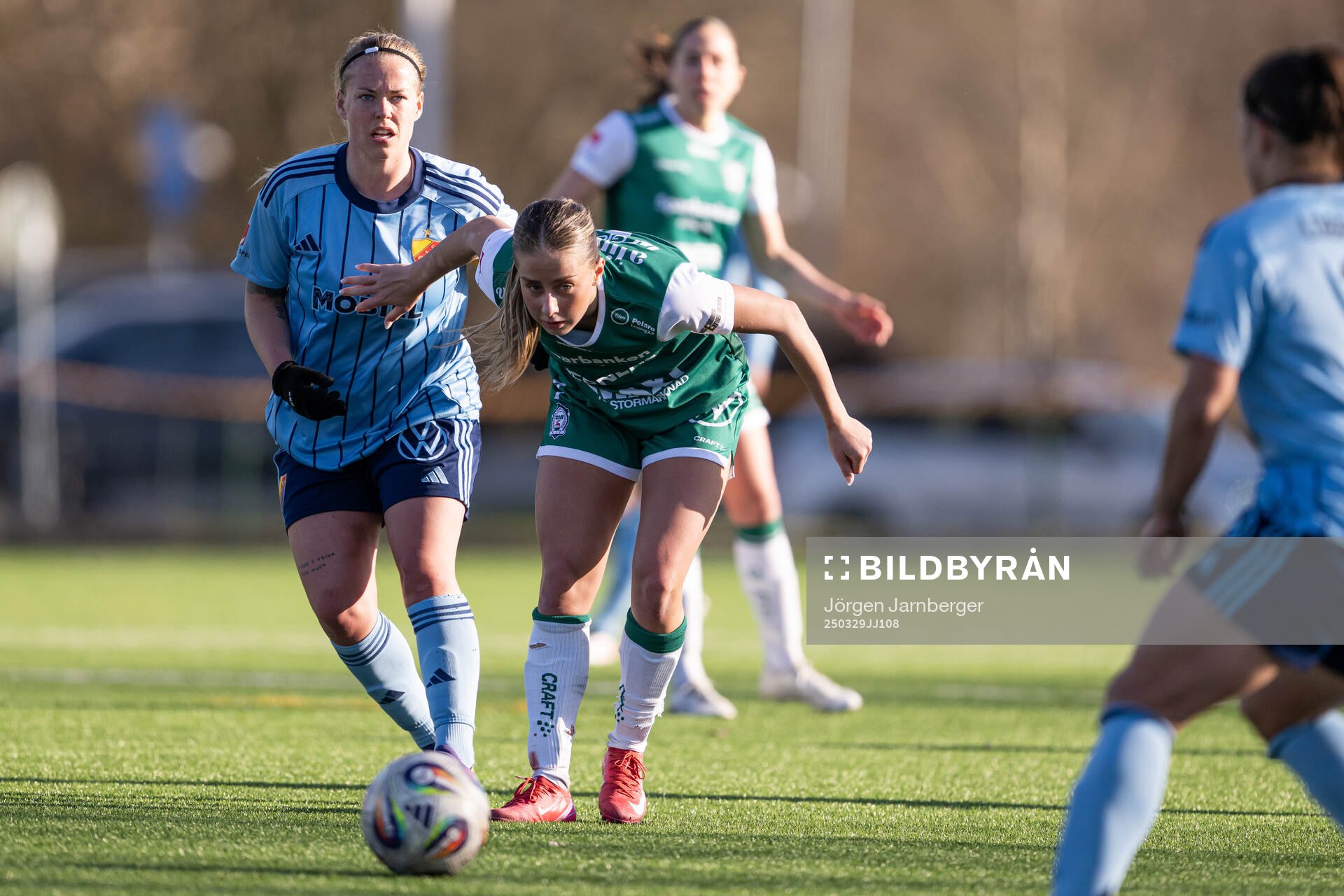 Djurgårdens Therese Åsland och Alingsås Isabella