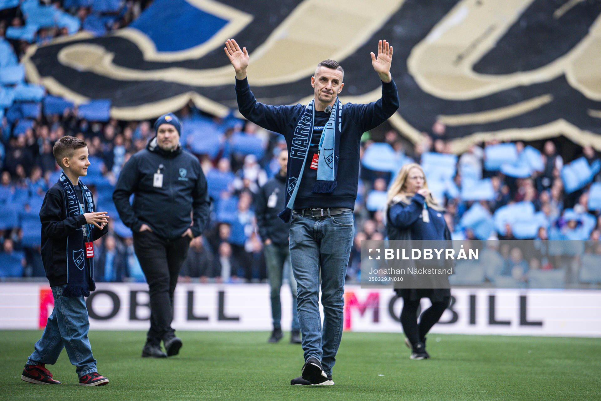 Djurgårdens Haris Radetinac tackas av