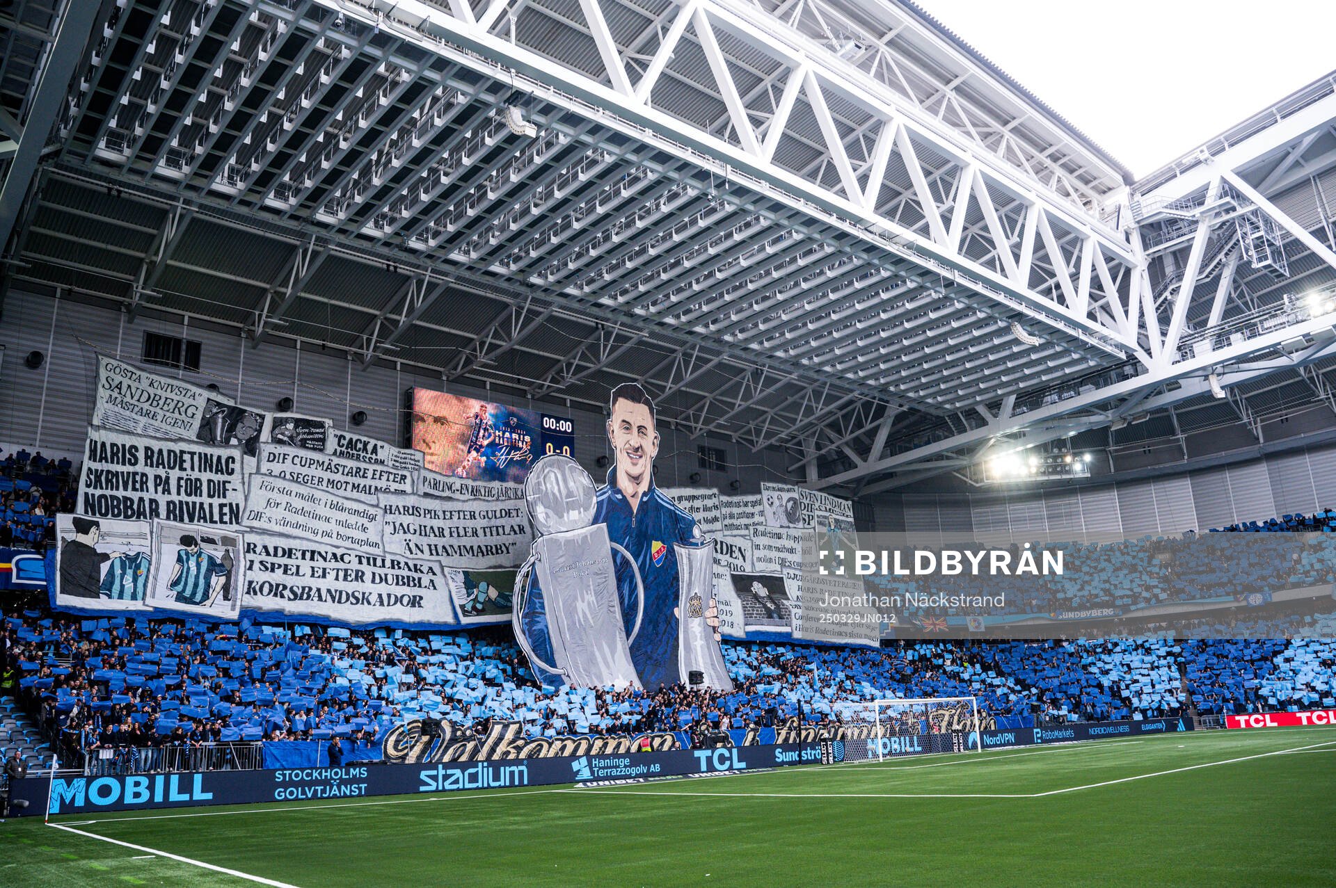 Djurgårdens Haris Radetinac tackas av