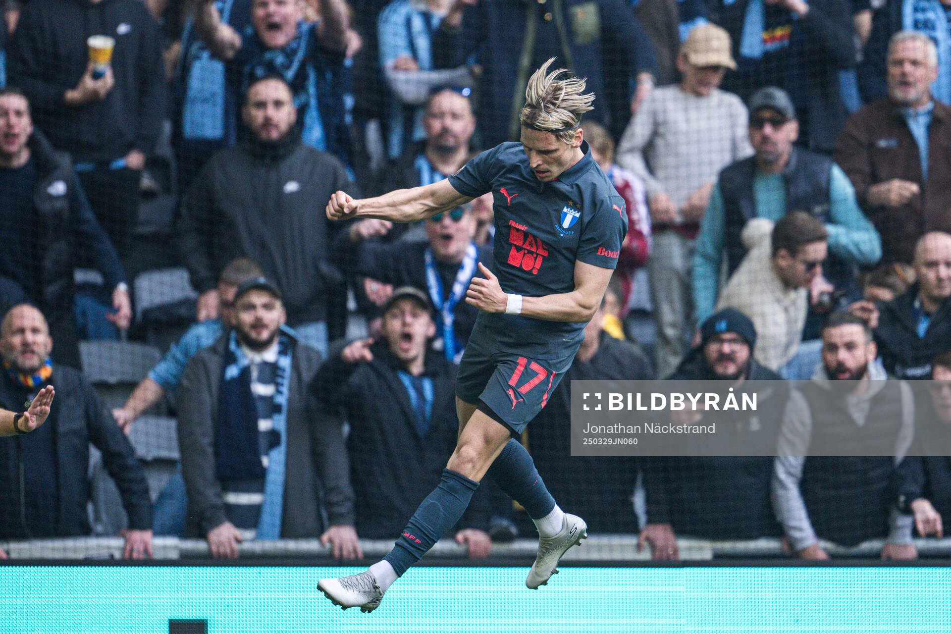Malmö FFs Jens Stryger Larsen jublar