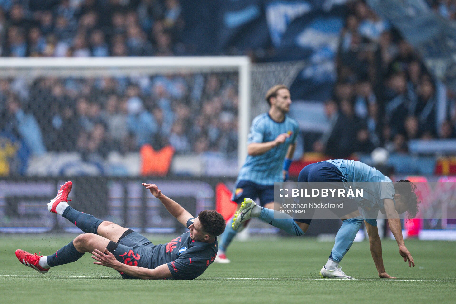 Malmö FFs Lasse Berg Johnsen och Djurgårdens Keita Kosugi