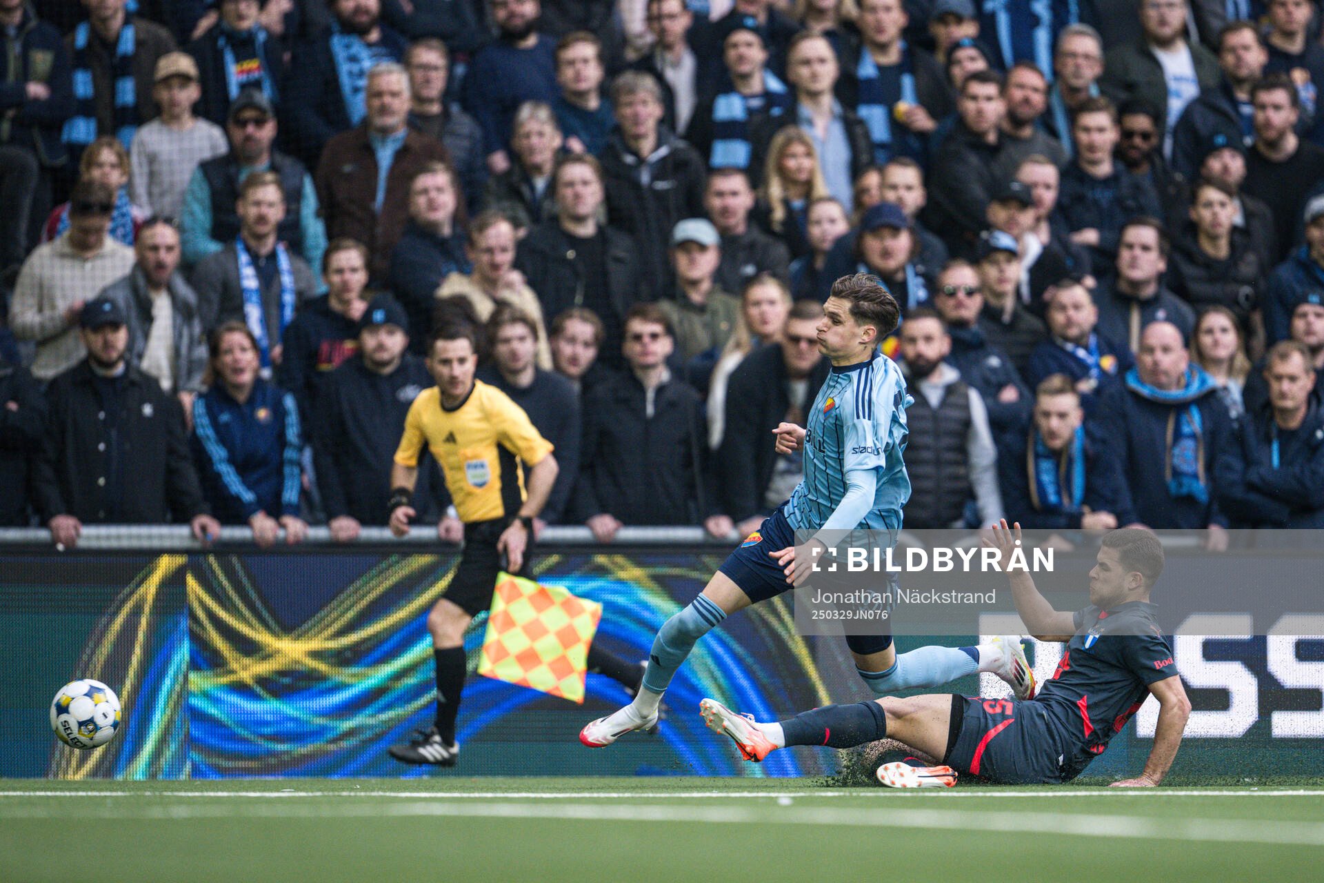Djurgårdens Nino Zugelj och Malmö FFs Gabriel Dal Toe