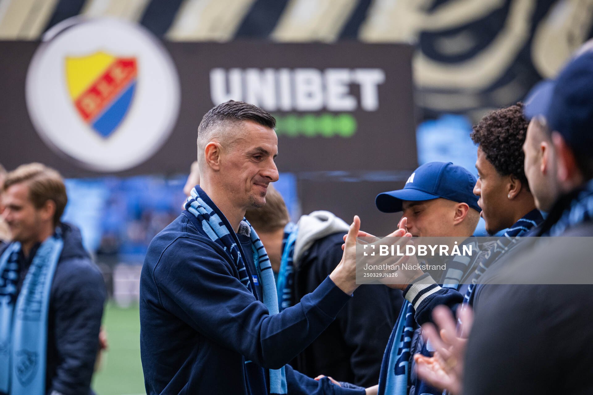 Djurgårdens Haris Radetinac tackas av