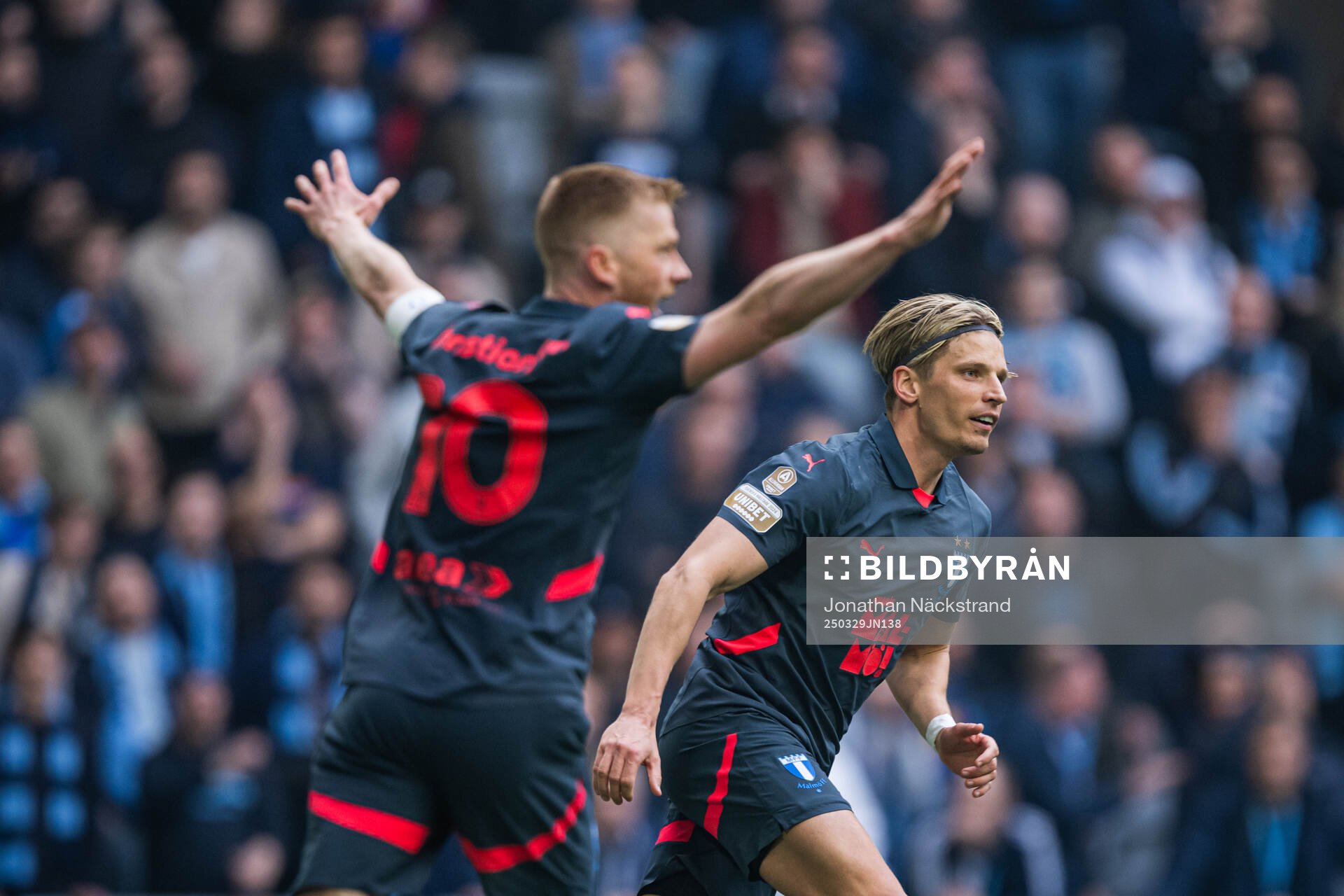 Malmö FFs Jens Stryger Larsen jublar