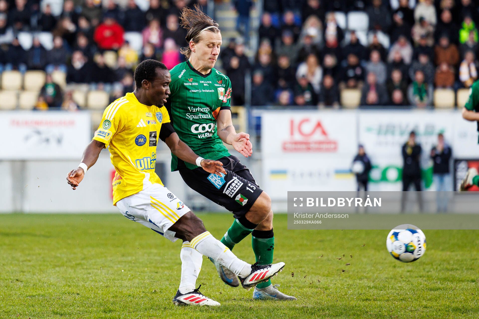 Falkenbergs Wanbe Godwin Aguda och Varbergs Jesper Jonasson