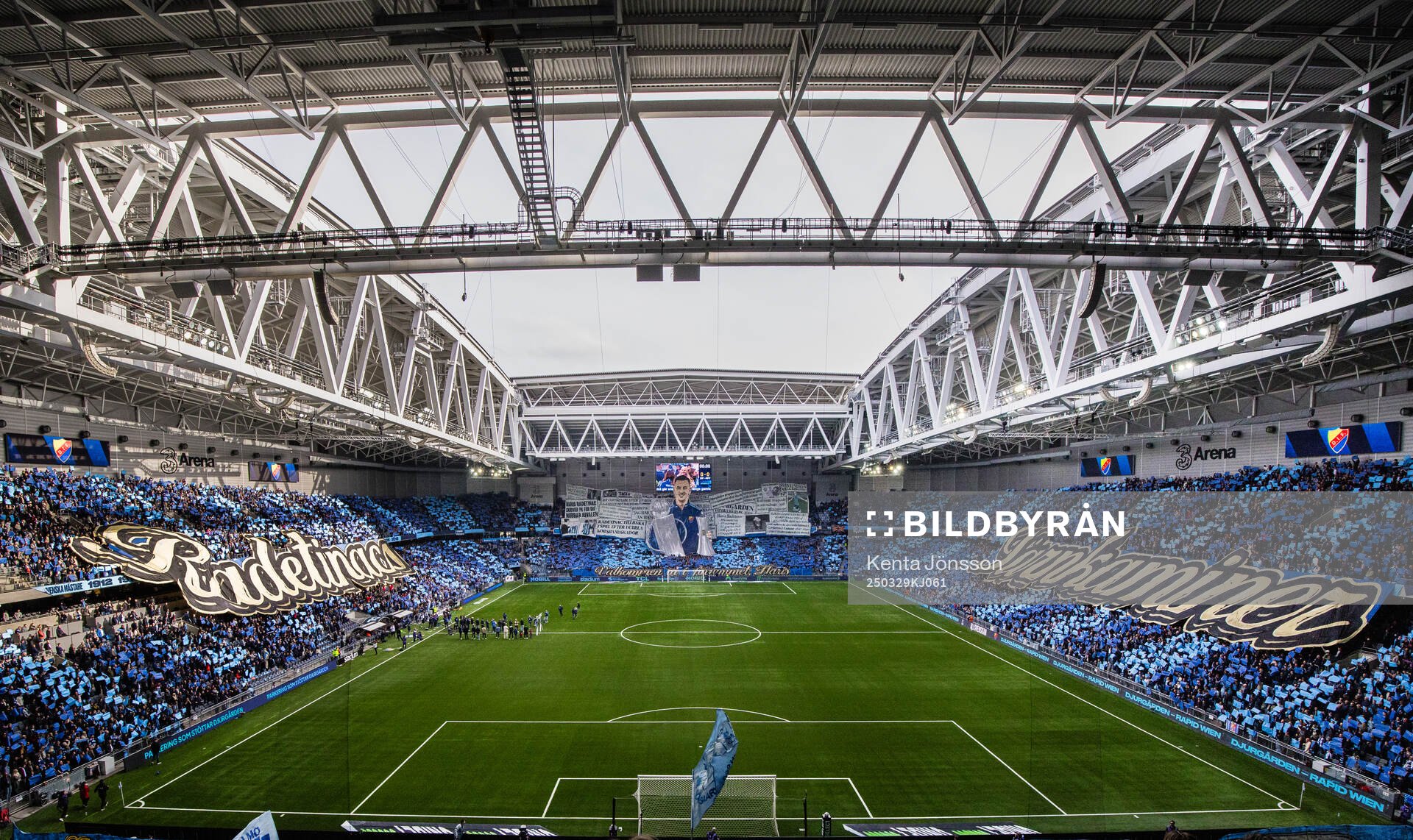 Tifo till Djurgårdens Haris Radetinac som tackas av