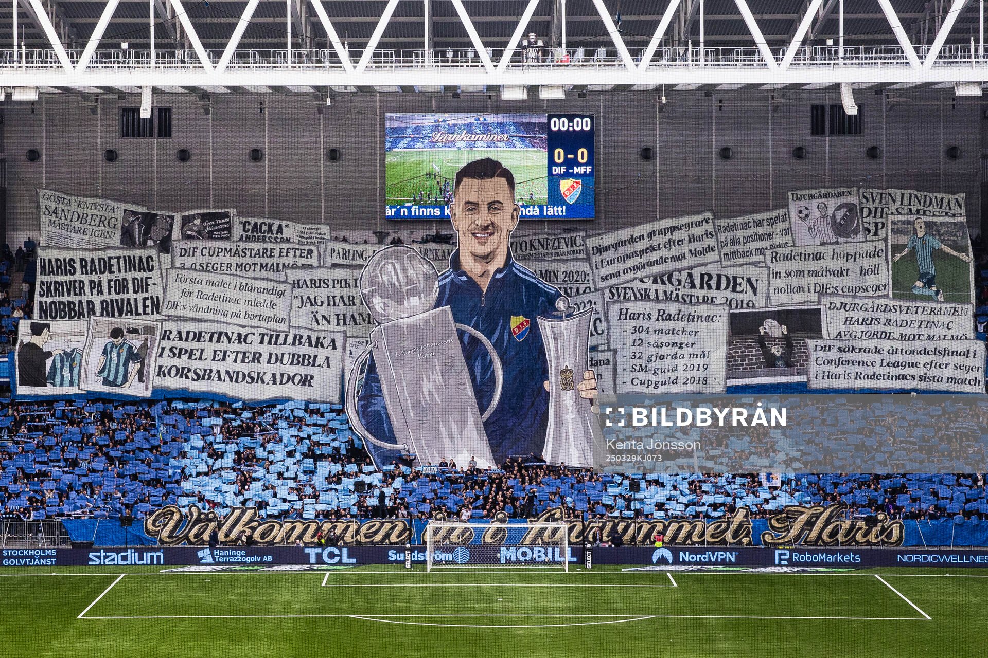 Tifo till Djurgårdens Haris Radetinac som tackas av