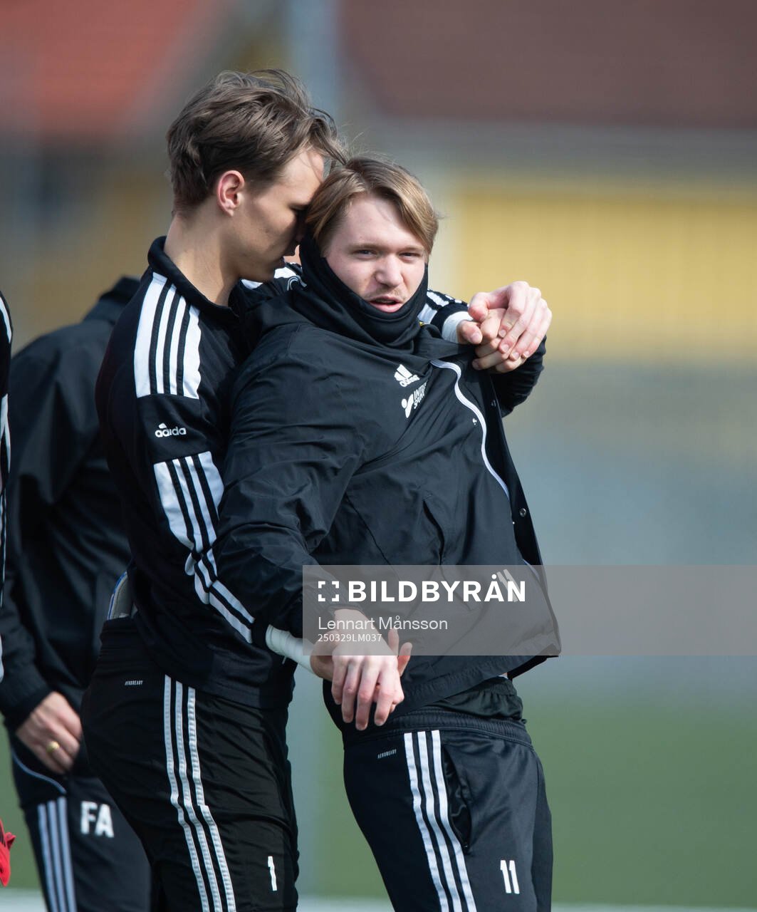 Hugo Arvidsson och Kasper Månsson skojar
