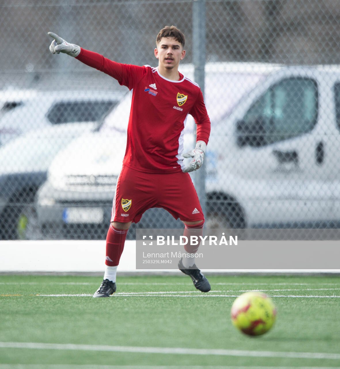  IFK Hässleholms Ermal Jasahanica i matchen mellan IFK Hässleholm U19 och Perslövs AIF i Hässleholm 29 mars 2025.