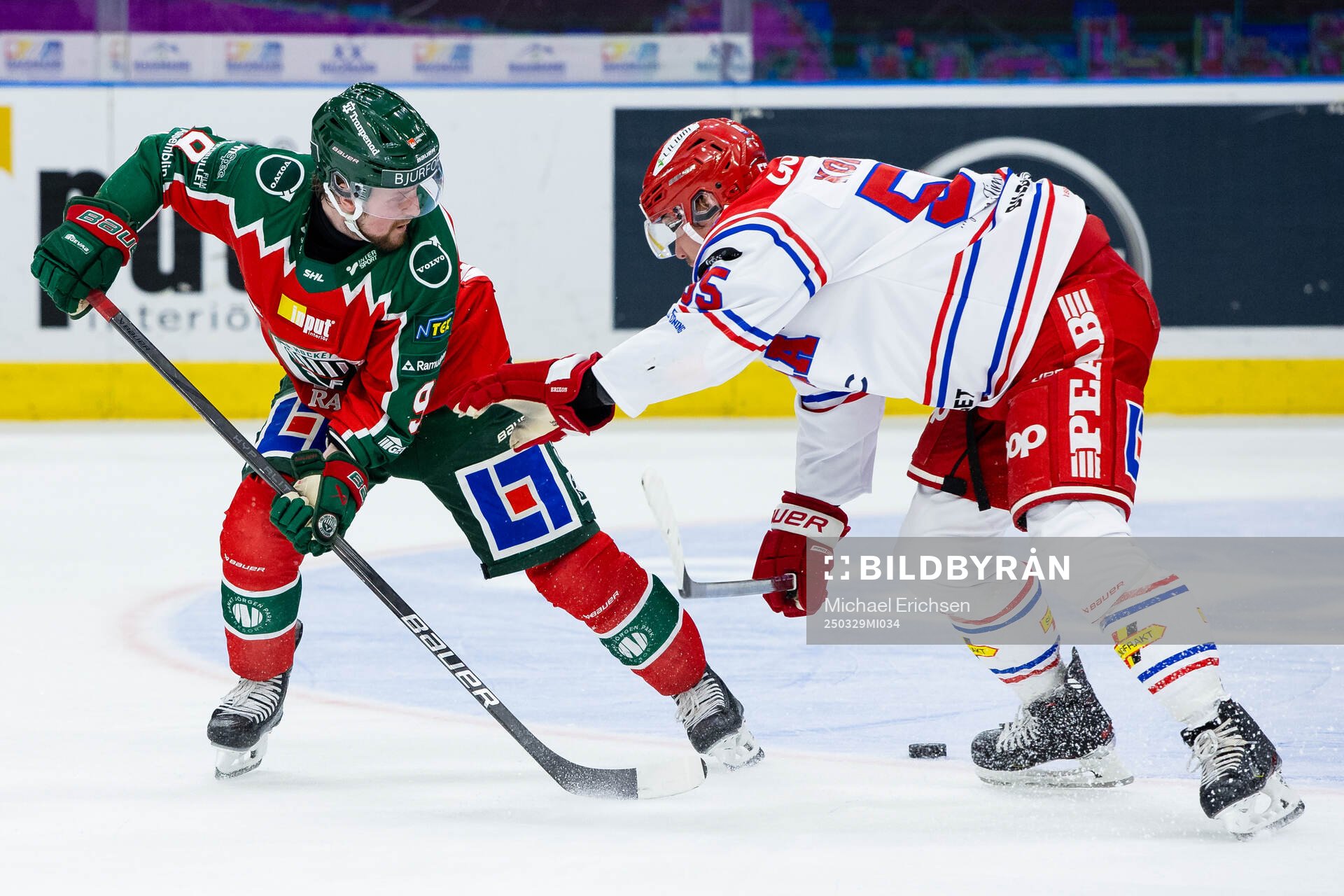 Frölundas Linus Weissbach och Timrås Miika Koivisto