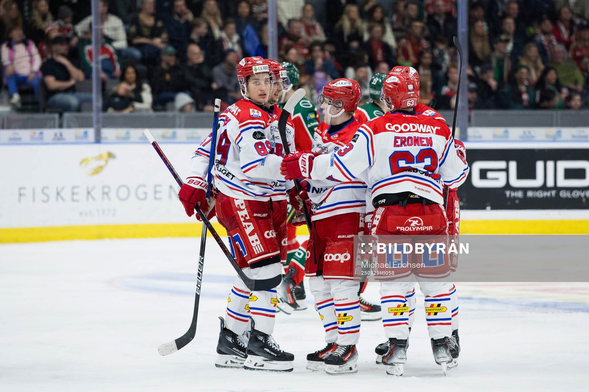 Timrås Oliver Kapanen jublar